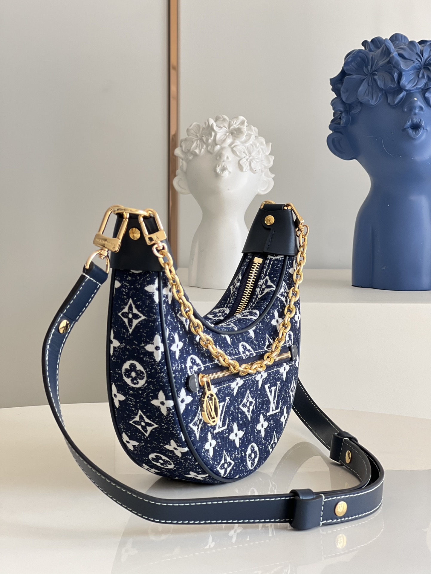 [TOP] Louis Vuitton LV Loop Monogram Bag  24 x 22 x 6 cm - Blue