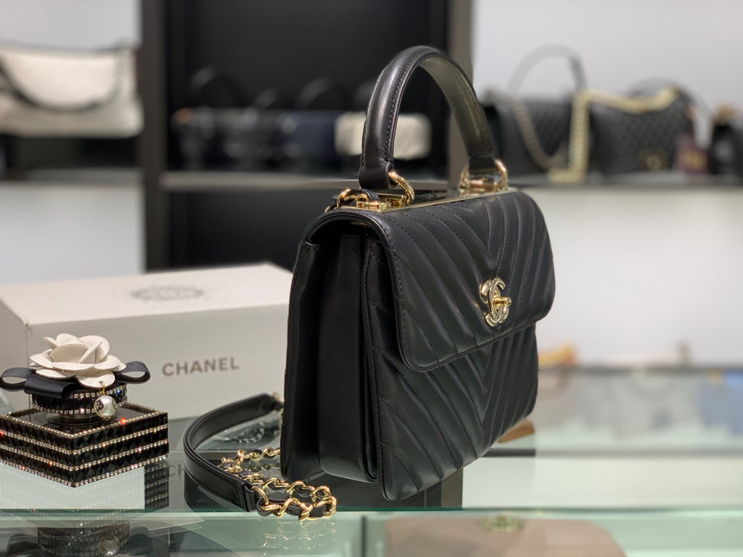 [TOP] CHANEL Trendy Bag Chevron - Black
