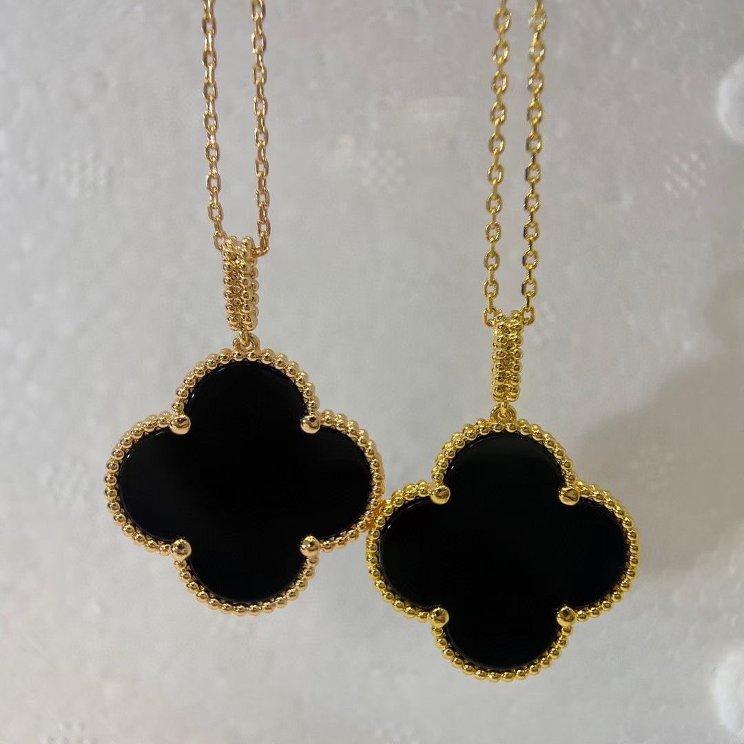 [TOP] Van Cleef & Arpels Vintage Alhambra Pendant Necklace - 3 Color
