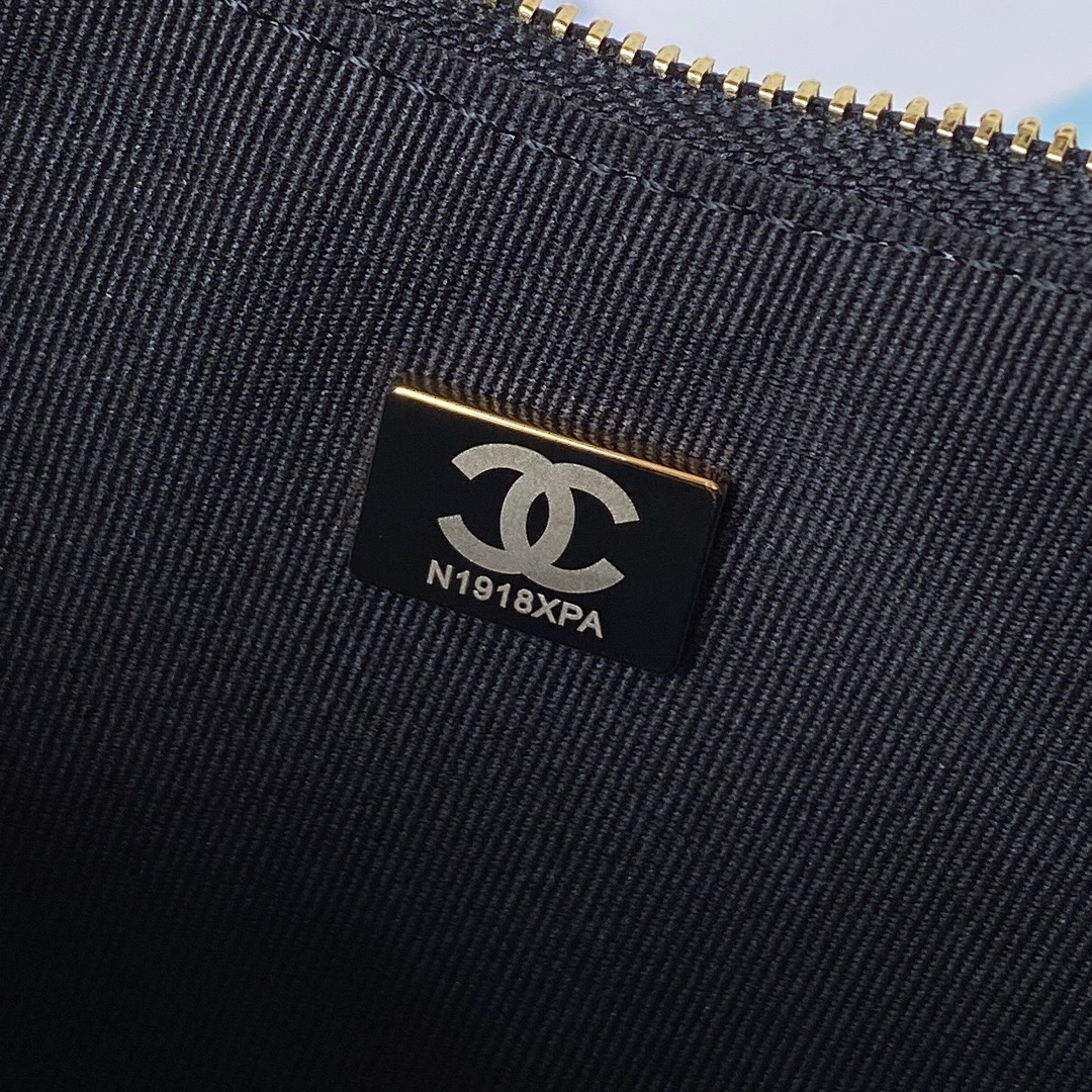 [TOP] CHANEL Moon Bag 15X20X6cm - GHW - Black