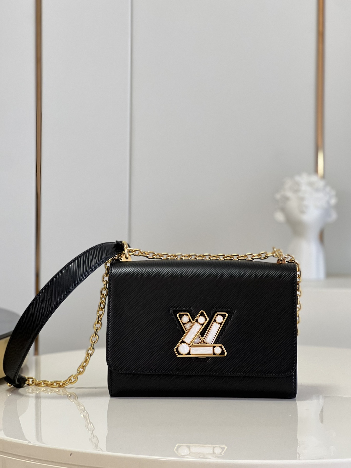 [TOP] Louis Vuitton LV  Epi Twist Bag 23 x 17 x 9.5 cm-Black