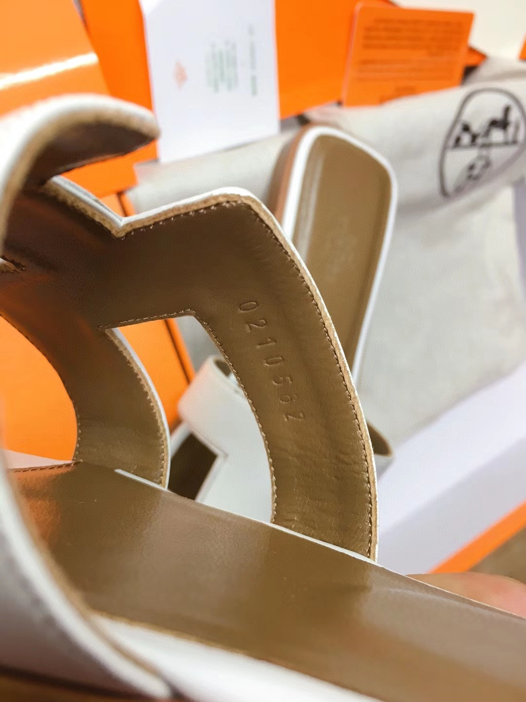 [TOP] HERMES Oran Smooth Leather Slides - Black/White/Brown