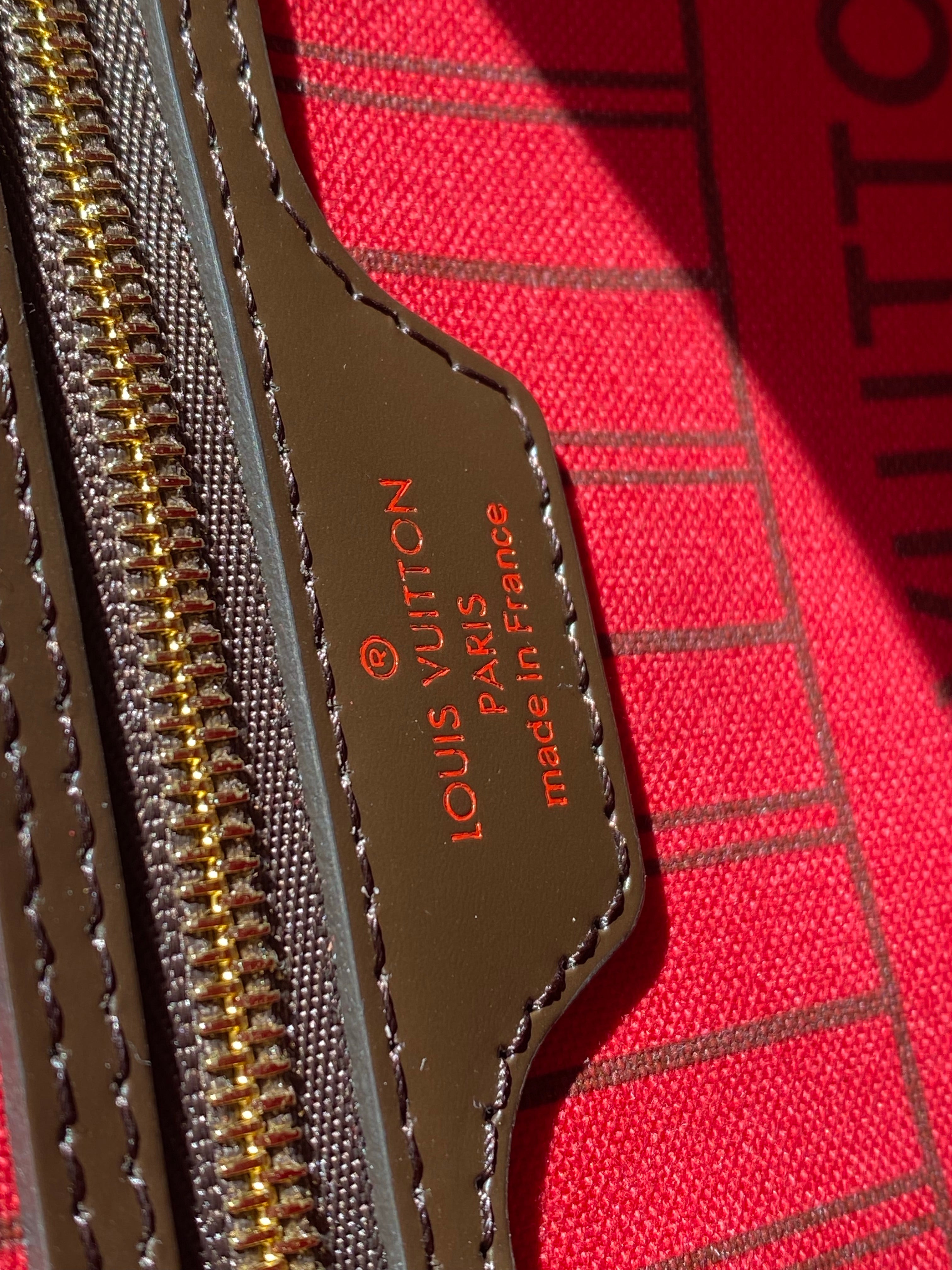 [TOP] Louis Vuitton LV £V Neverful MM Damier Ebene - Red Interior