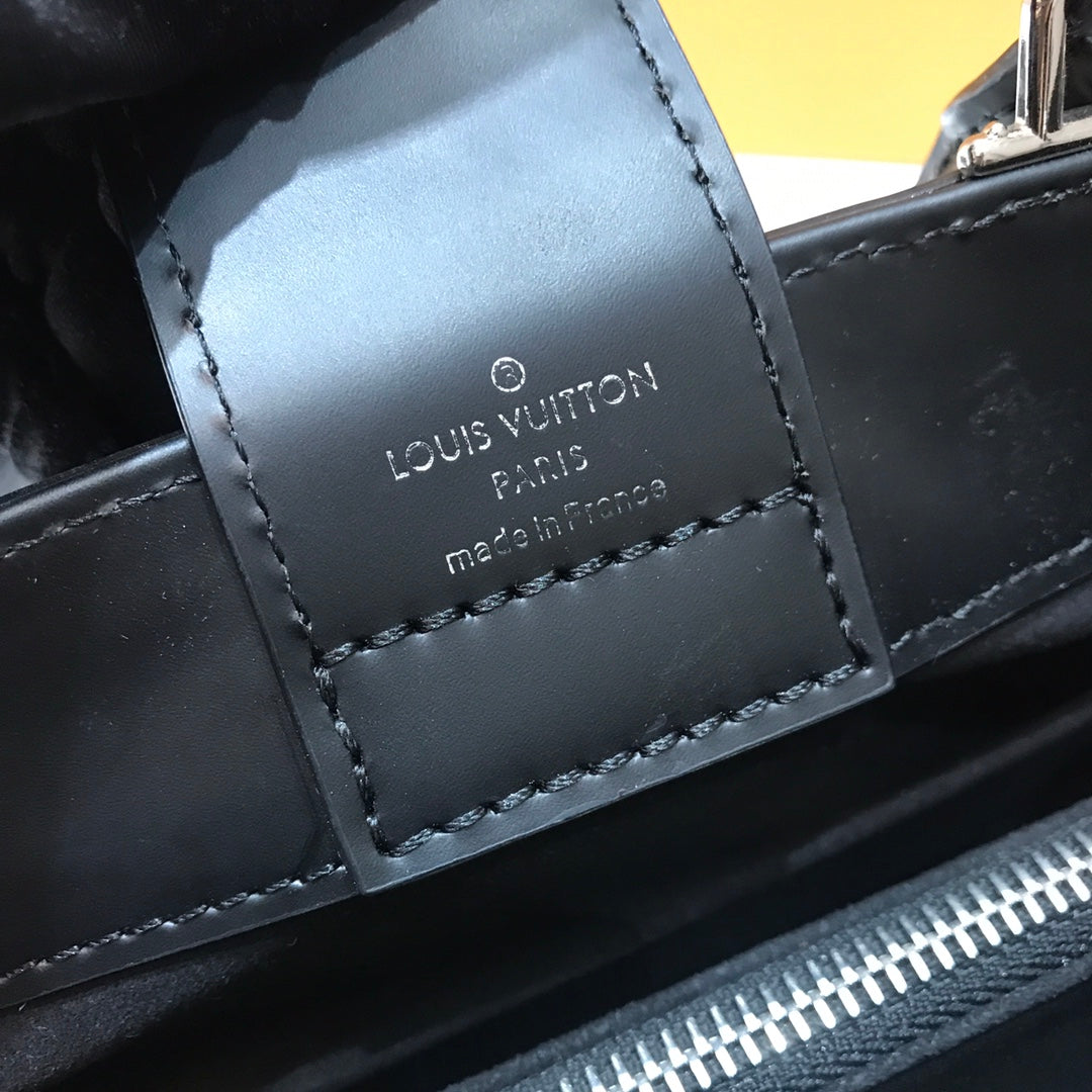 [TOP] Louis Vuitton LV L*V Epi Kleber PM Bag 19cm x 30cm x 10.5cm- Black