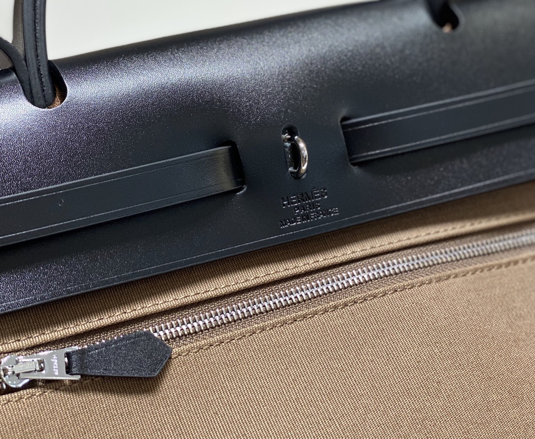 [TOP] HERMES Herbag Zip Handbag 31cm