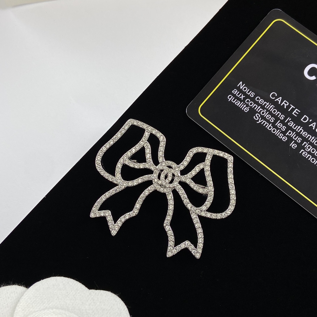 [TOP] CHANEL Brooch Collections