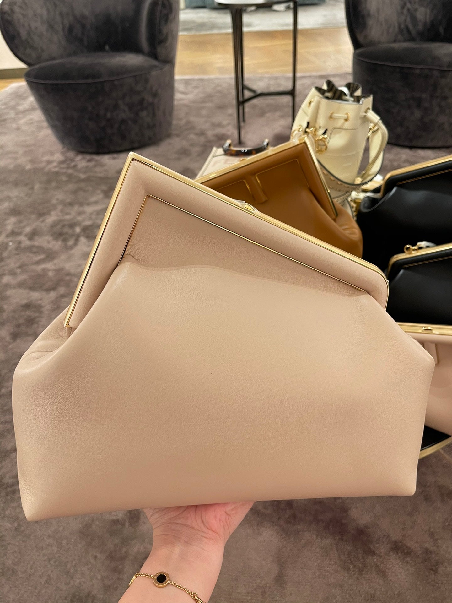 [TOP] FENDI FENDI First Medium Bag - Cream