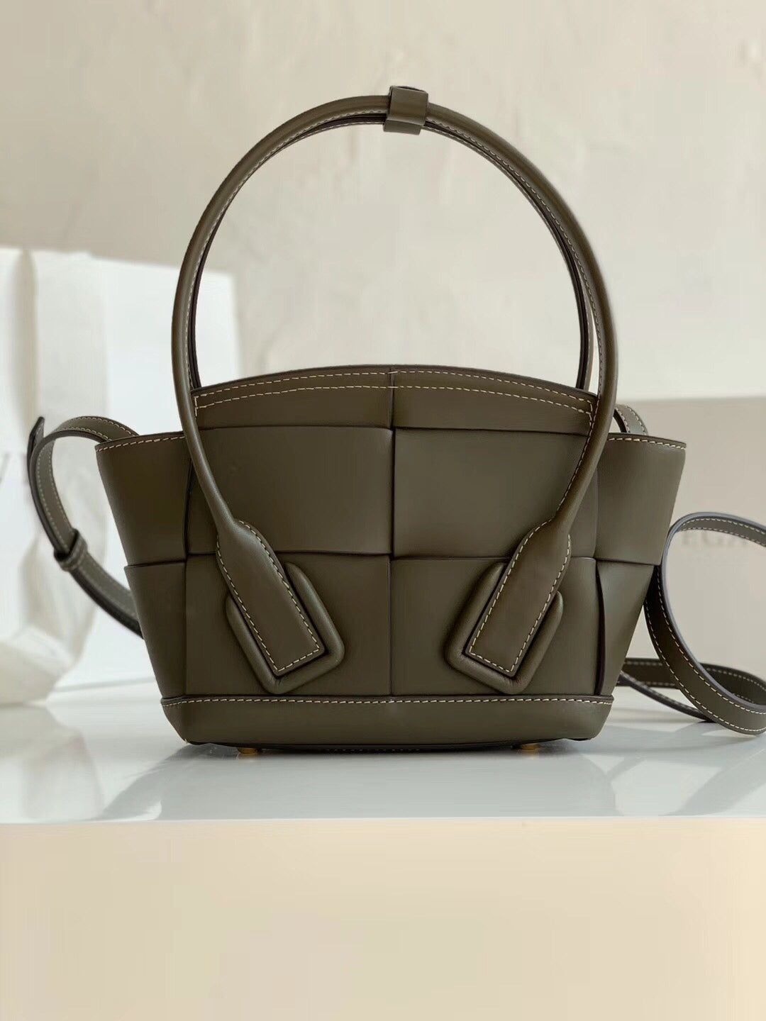 [TOP] Bottega Veneta BV Mini Arco 29 Leather Bag - Camping