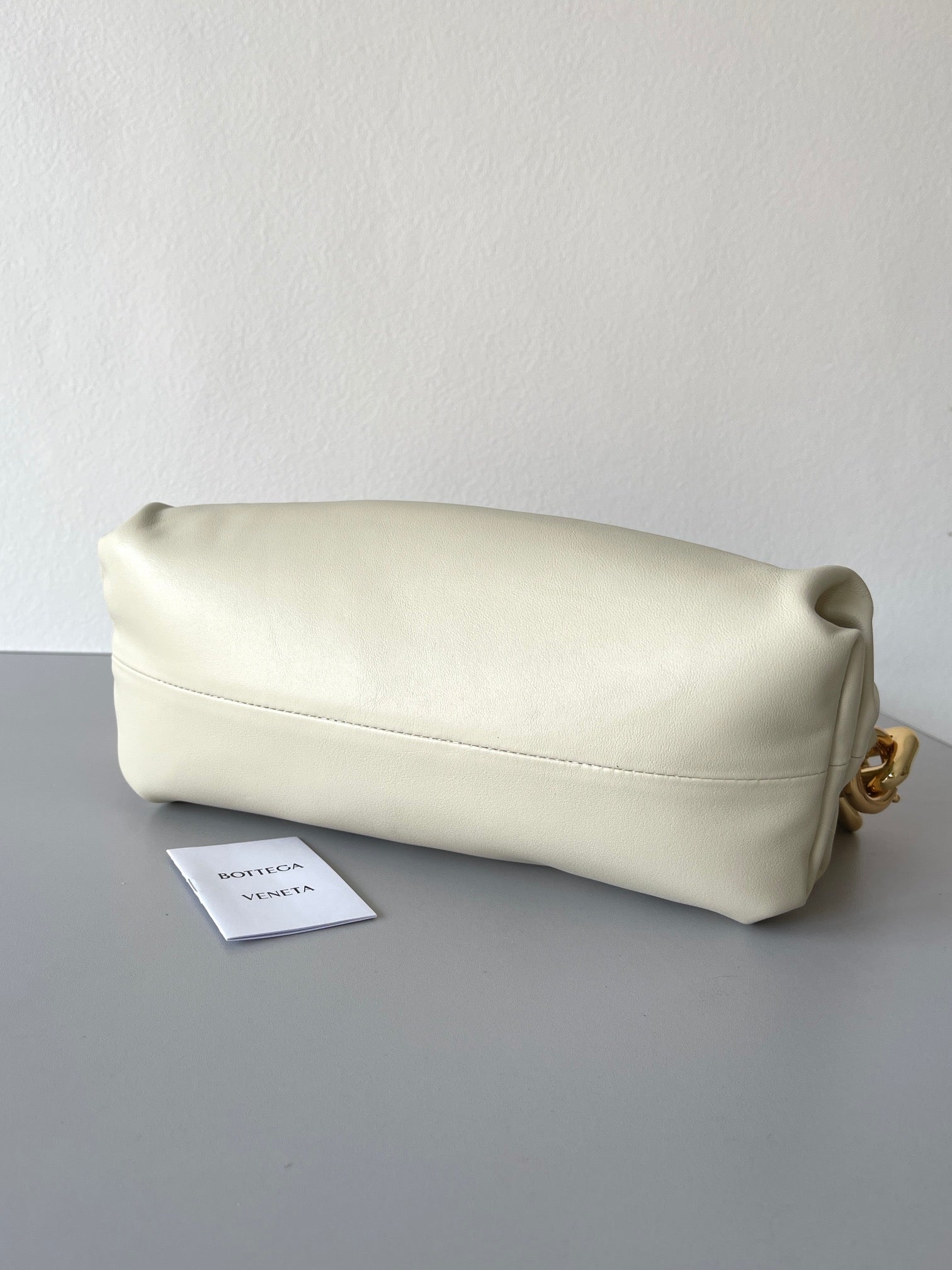 [TOP] Bottega Veneta BV The Chain Pouch 31*16*12cm - Cream