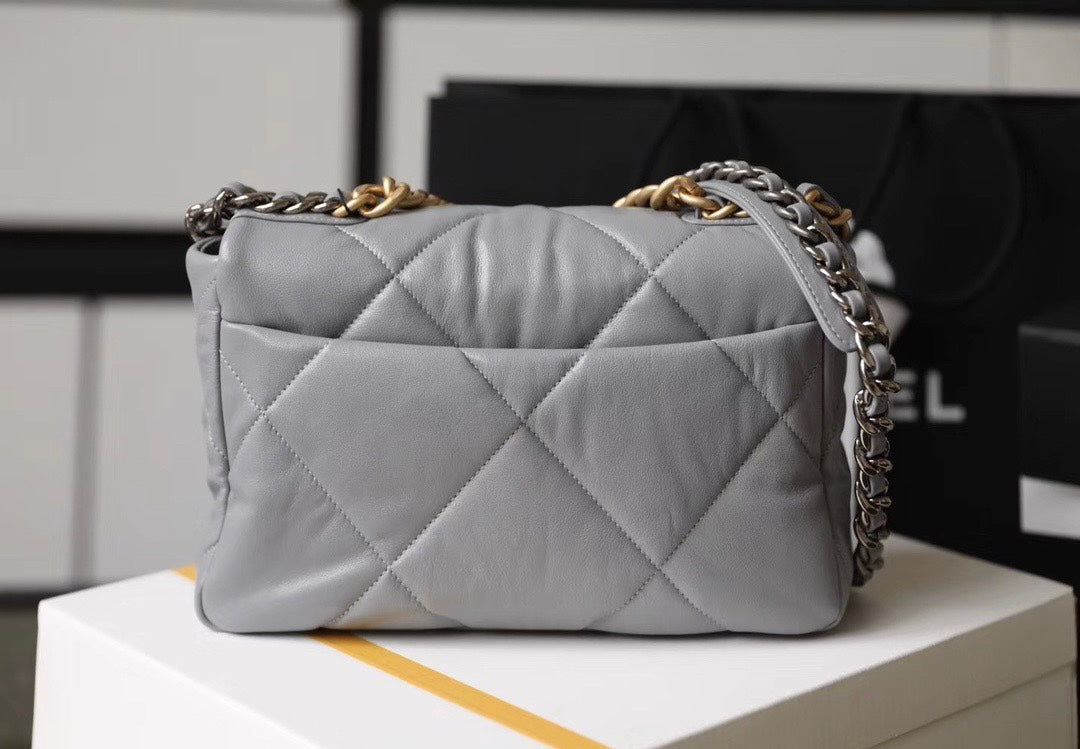 [TOP] Chanel 19 Small Bag -Grey w Chip