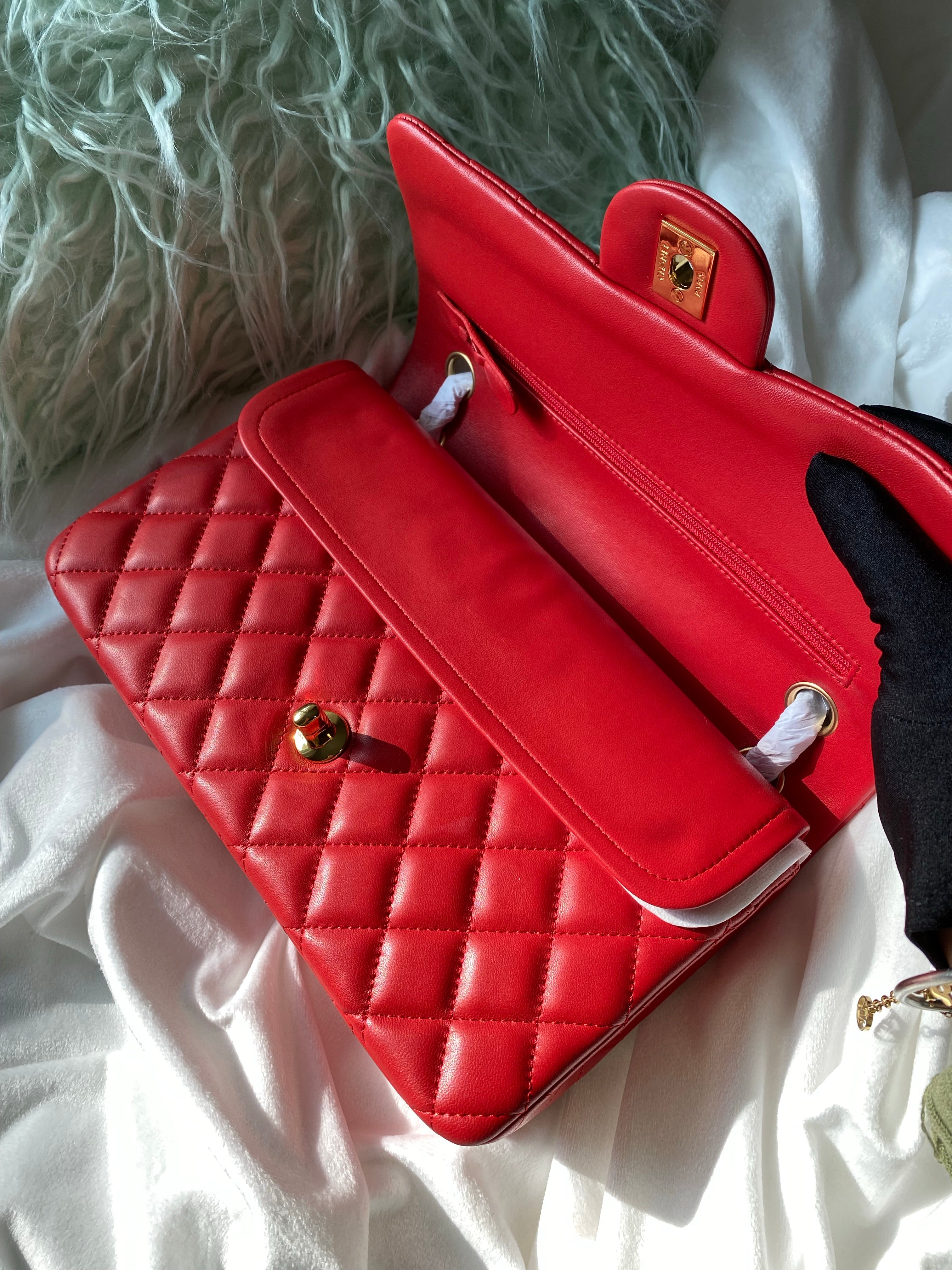 [TOP] CHANEL Classic Flap Bag Lambskin Medium 25.5cm – Red & GHW