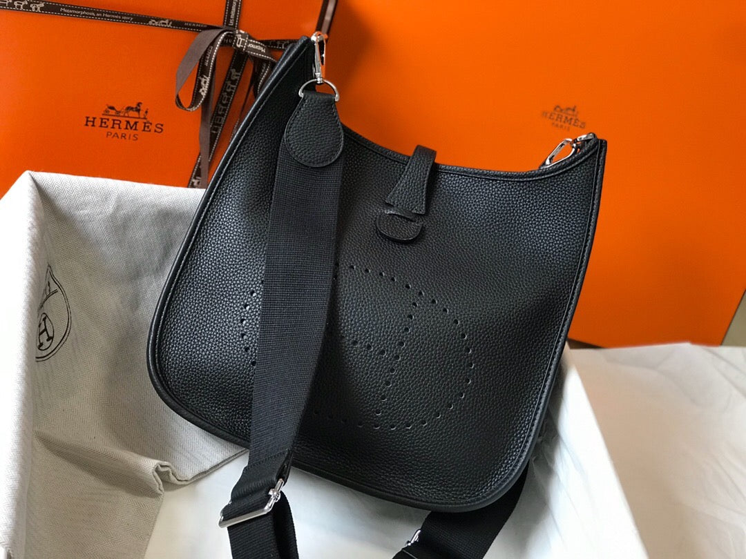 [TOP] HERMES Evelyne Togo Leather 28cm - Black & PHW