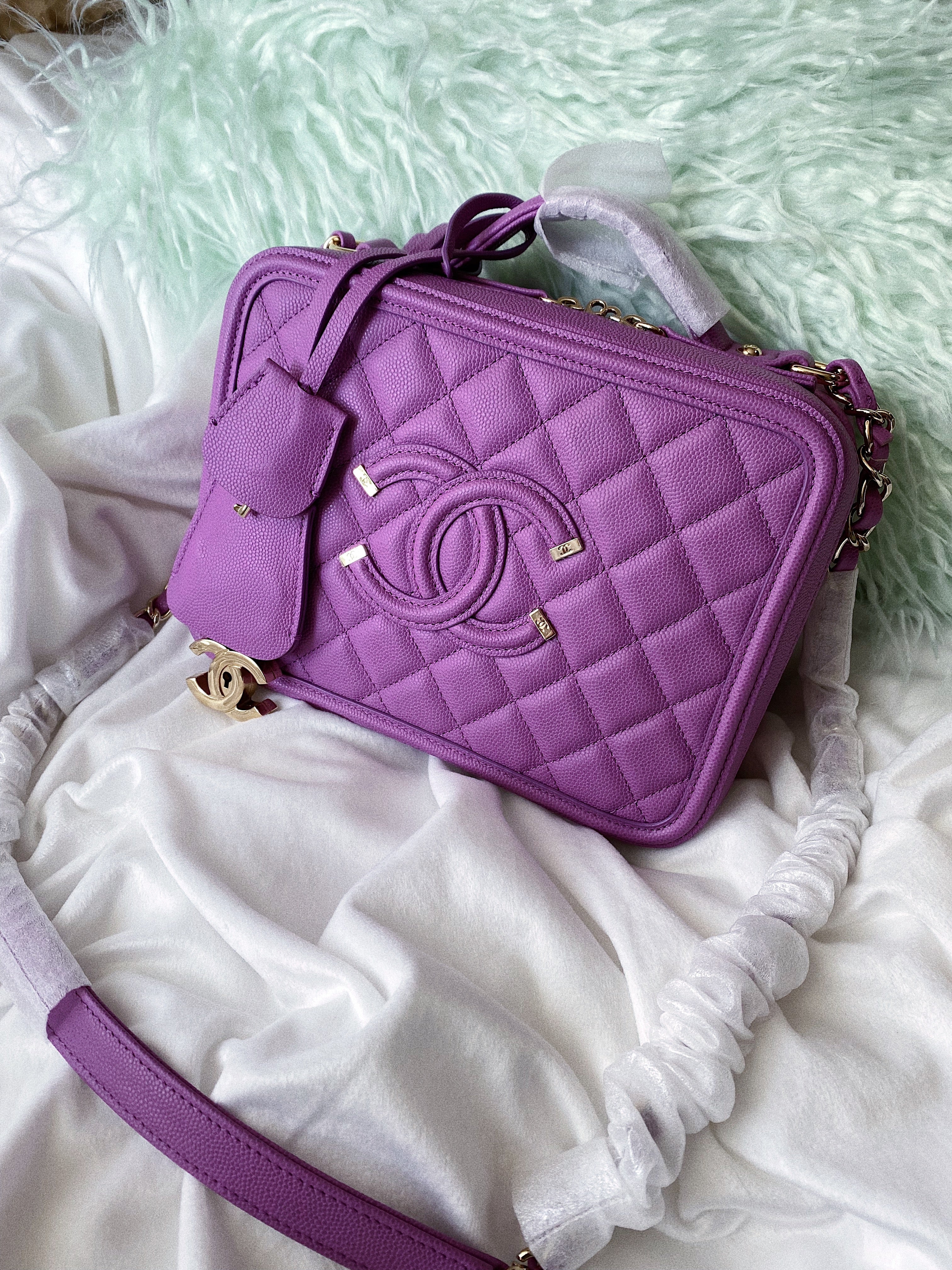 [TOP] CHANEL Vanity Case Caviar Quilted Medium - Purple