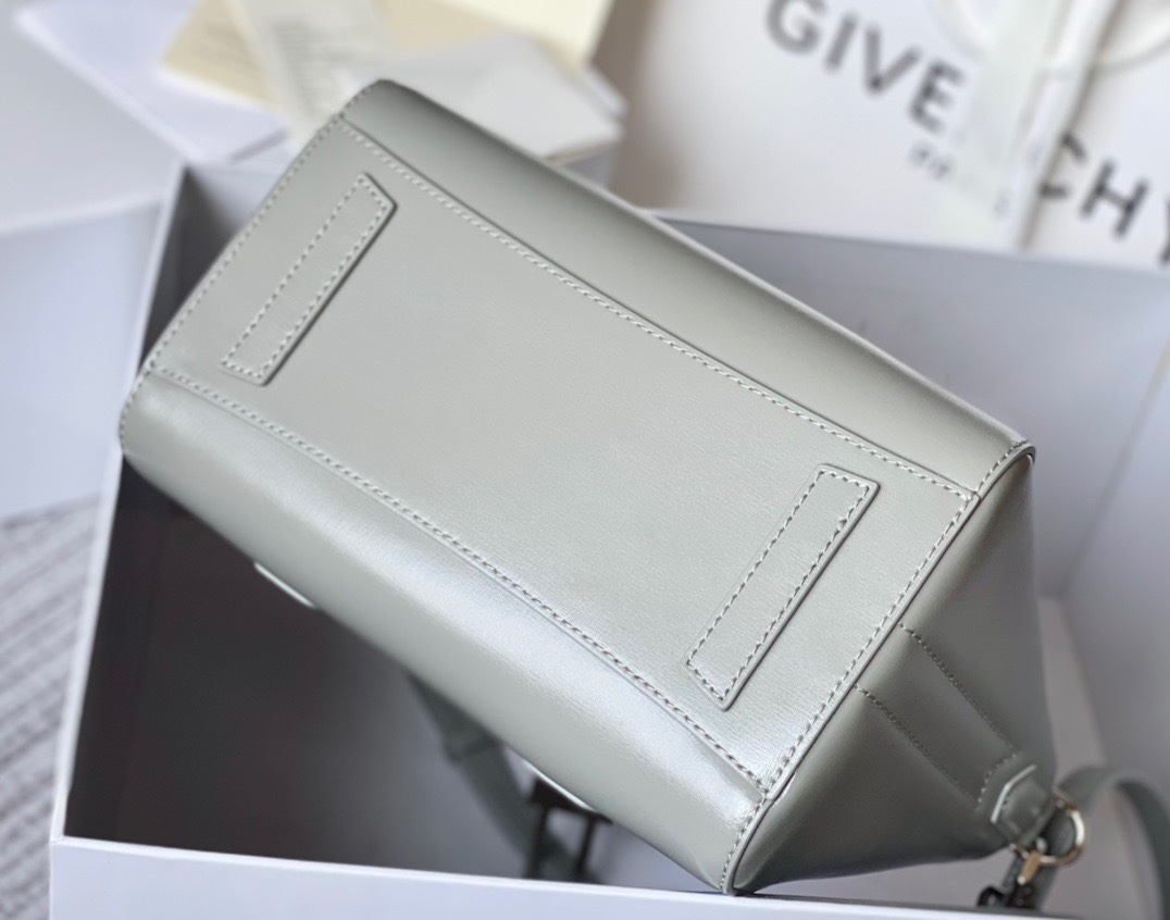 [TOP] GIVENCHY Antignoa Handbag 23*27*13 - Gray