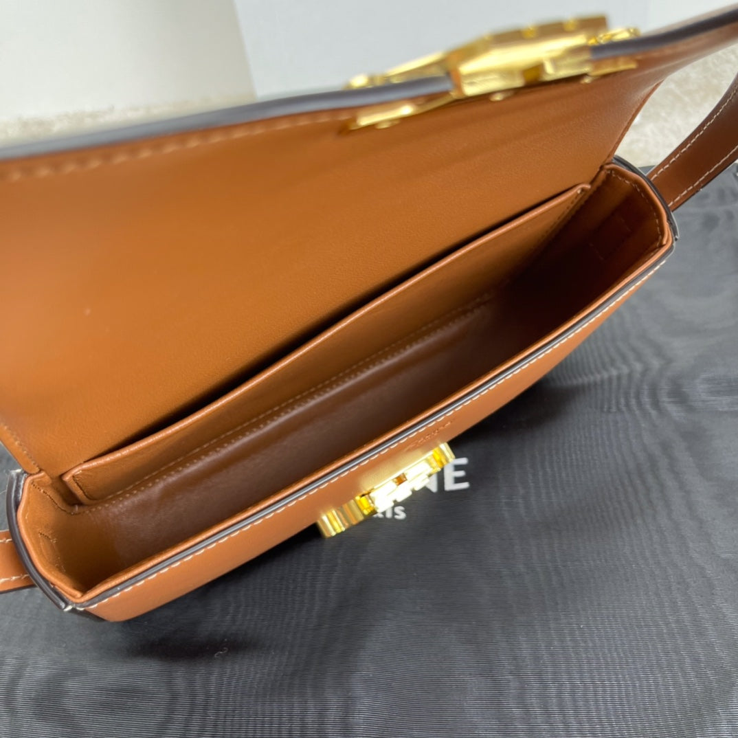 [TOP] CELINE Triomphe Shoulder Bag - Brown