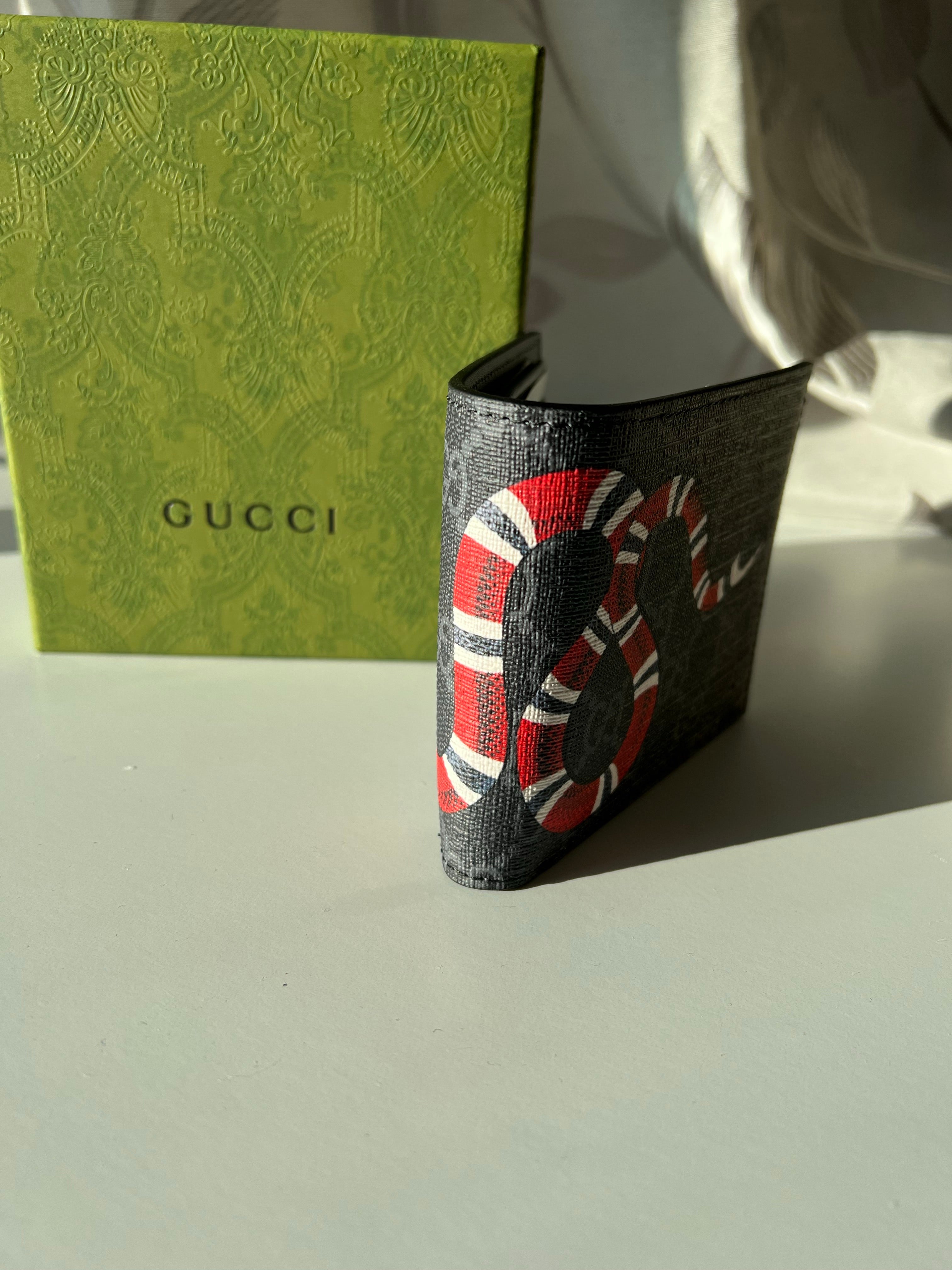 [TOP] GUCCI Snake Folding Wallet - Black