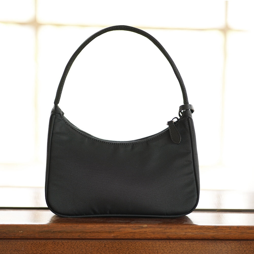 [TOP] PRADA Re-Edition 2000 Bag Hobo Nylon - Black