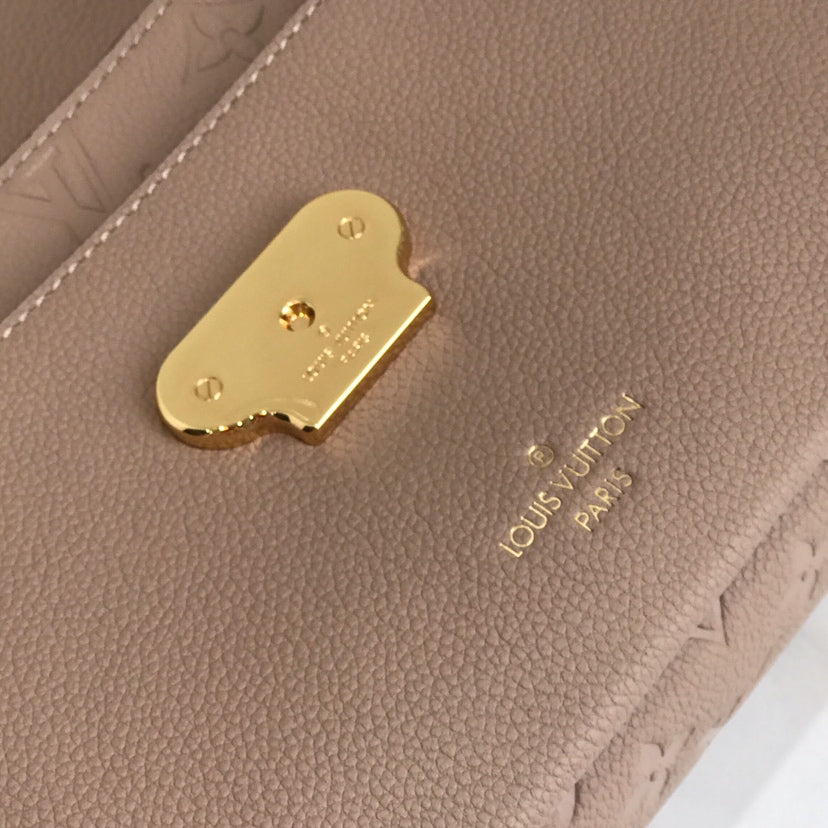 [TOP] Louis Vuitton LV  Vavin BB 25 x 17 x 9.5 cm - Taupe