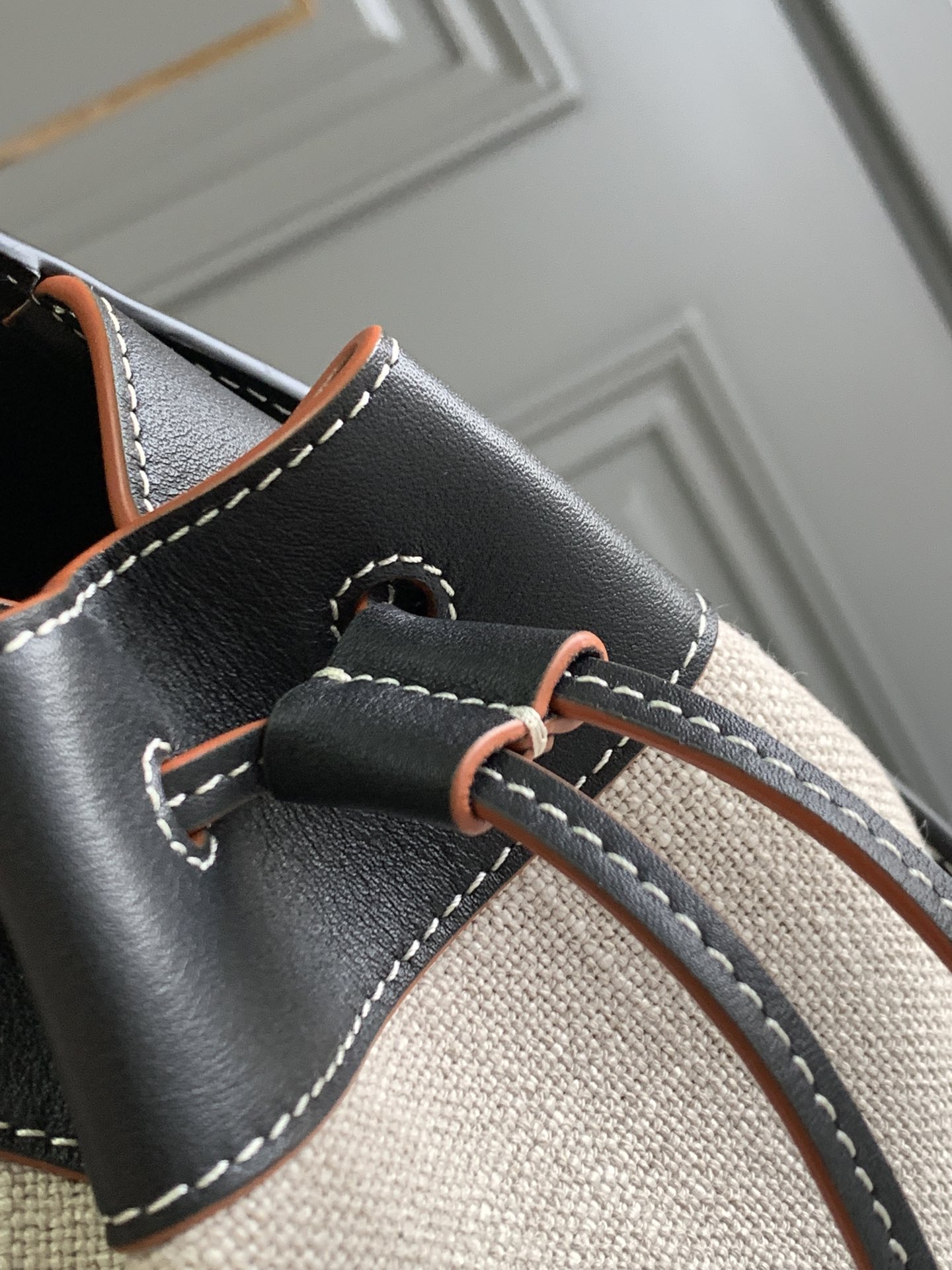 [TOP] LOEWE Calfskin Hammock Bag 19*11*17cm - Black White