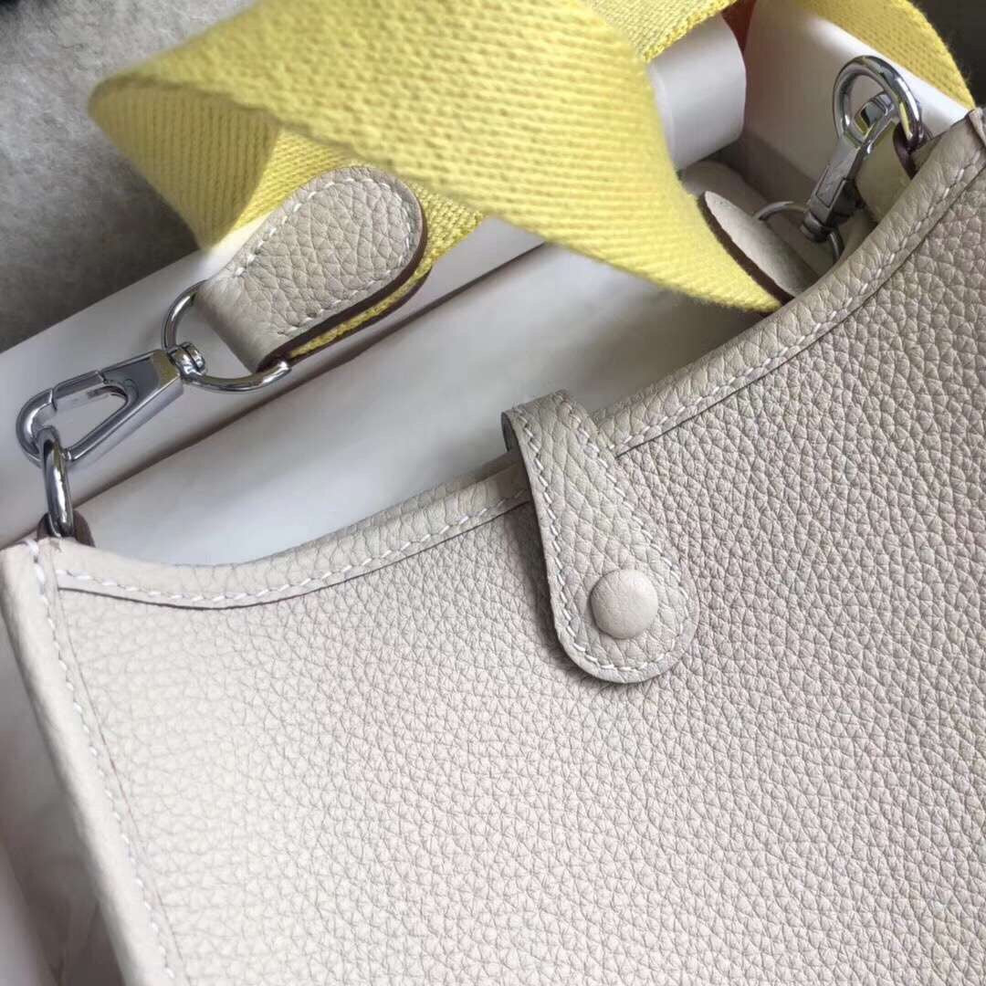 [TOP] HERMES Evelyn Bag 16cm - Nata
