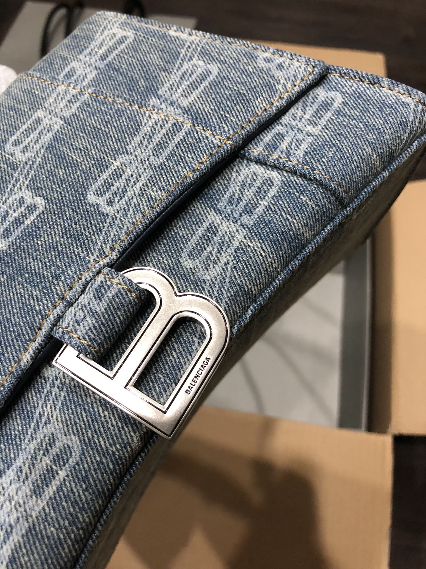 [TOP] BALENCIAGA Cowboy Hourglass Bag 19/23cm - Blue