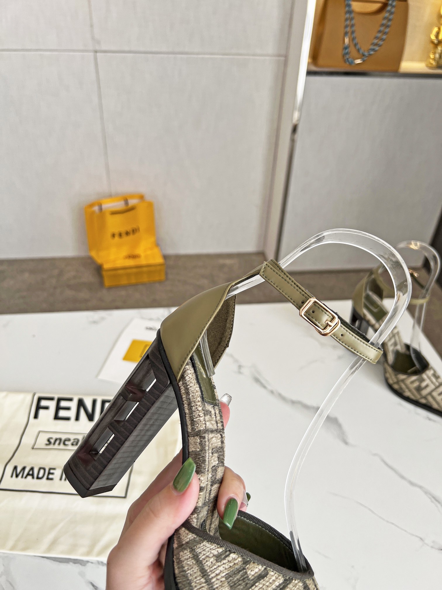 [TOP] FENDI Haute Couture Fall Winter High Heel - cyan blue