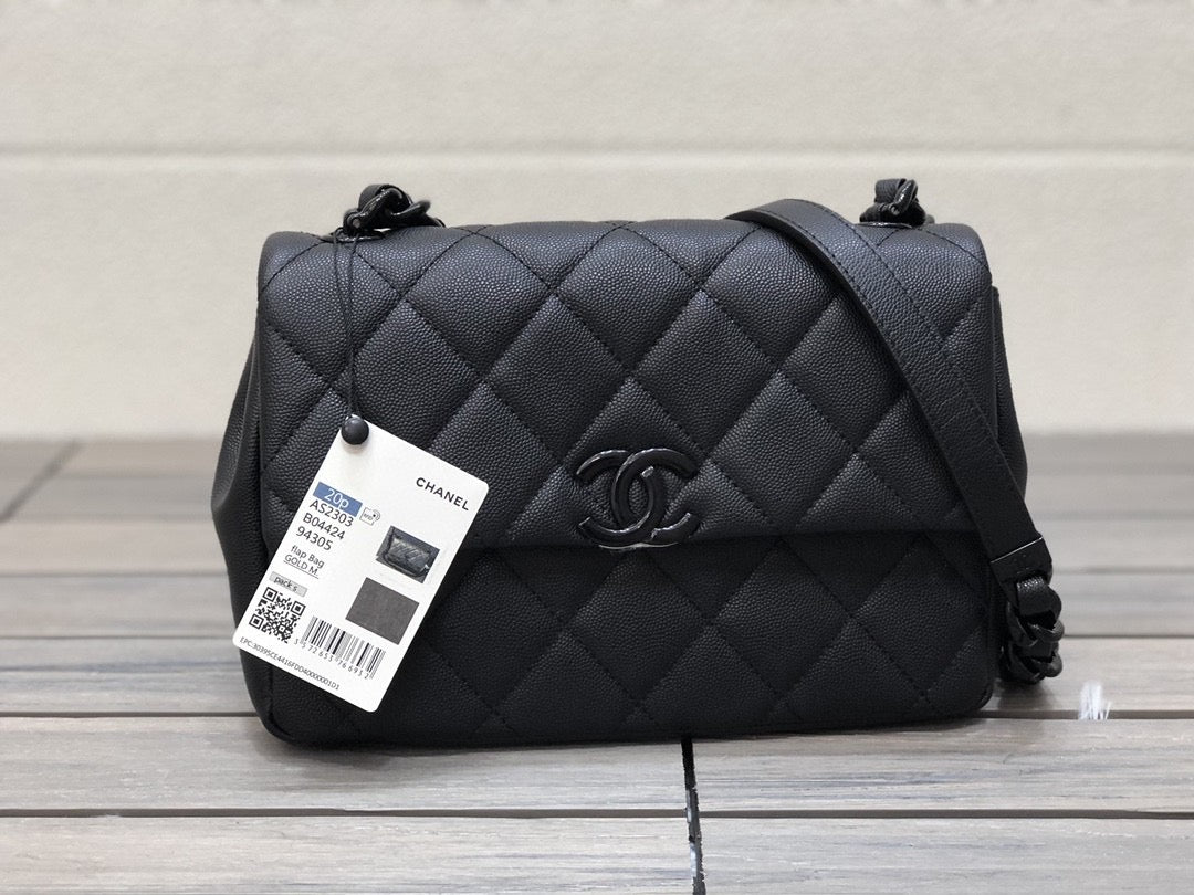 [TOP] CHANEL Flap Bag Caviar Small - Black & Blaxk Hardware
