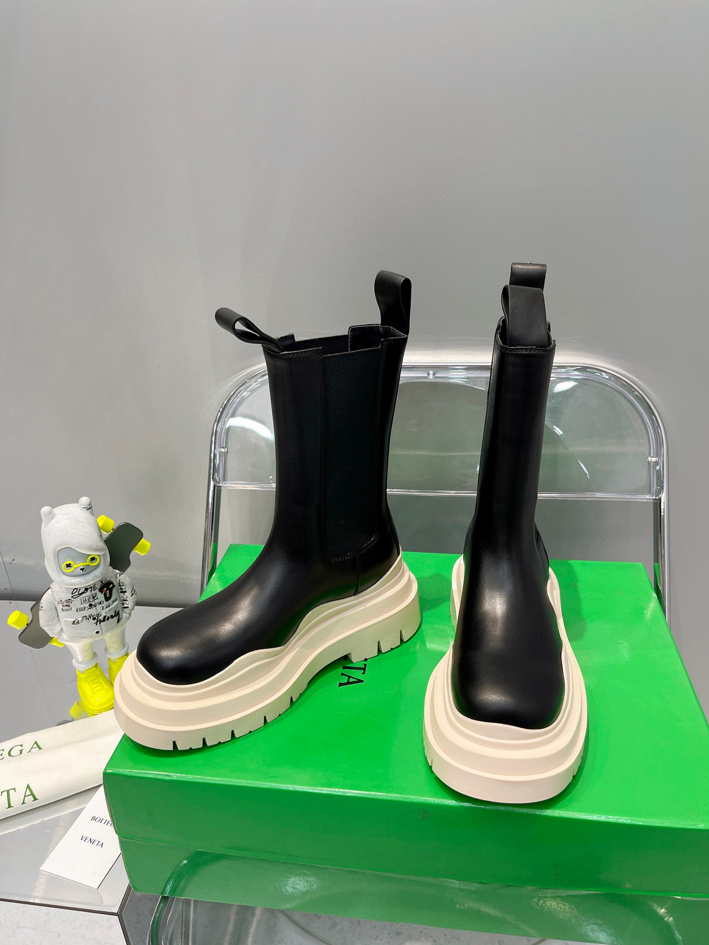 [TOP] Bottega Veneta BV Tire Chelsea Boot - Six Colours