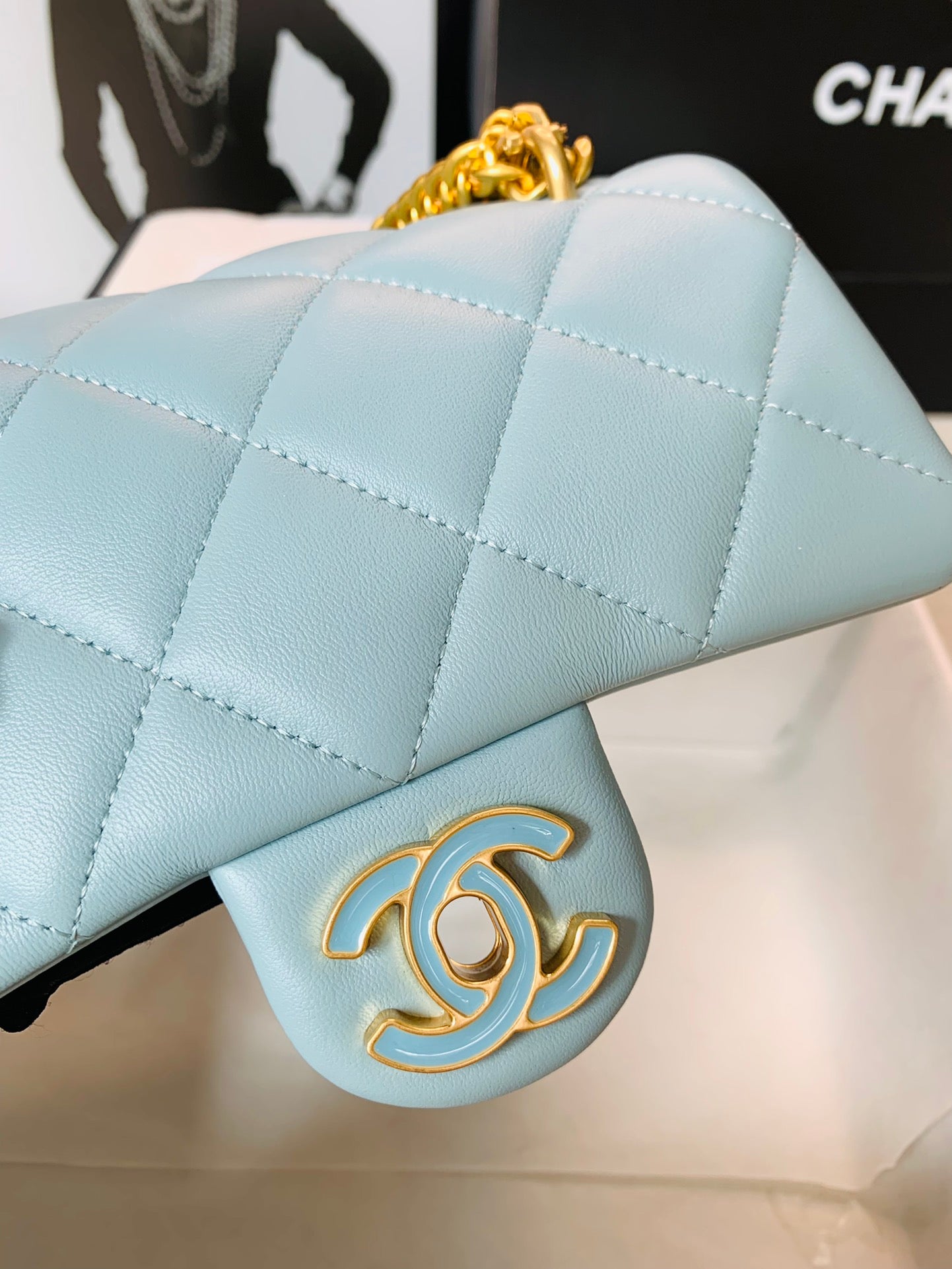 [TOP] CHANEL Flap Bag w Enamels Mini - Blue