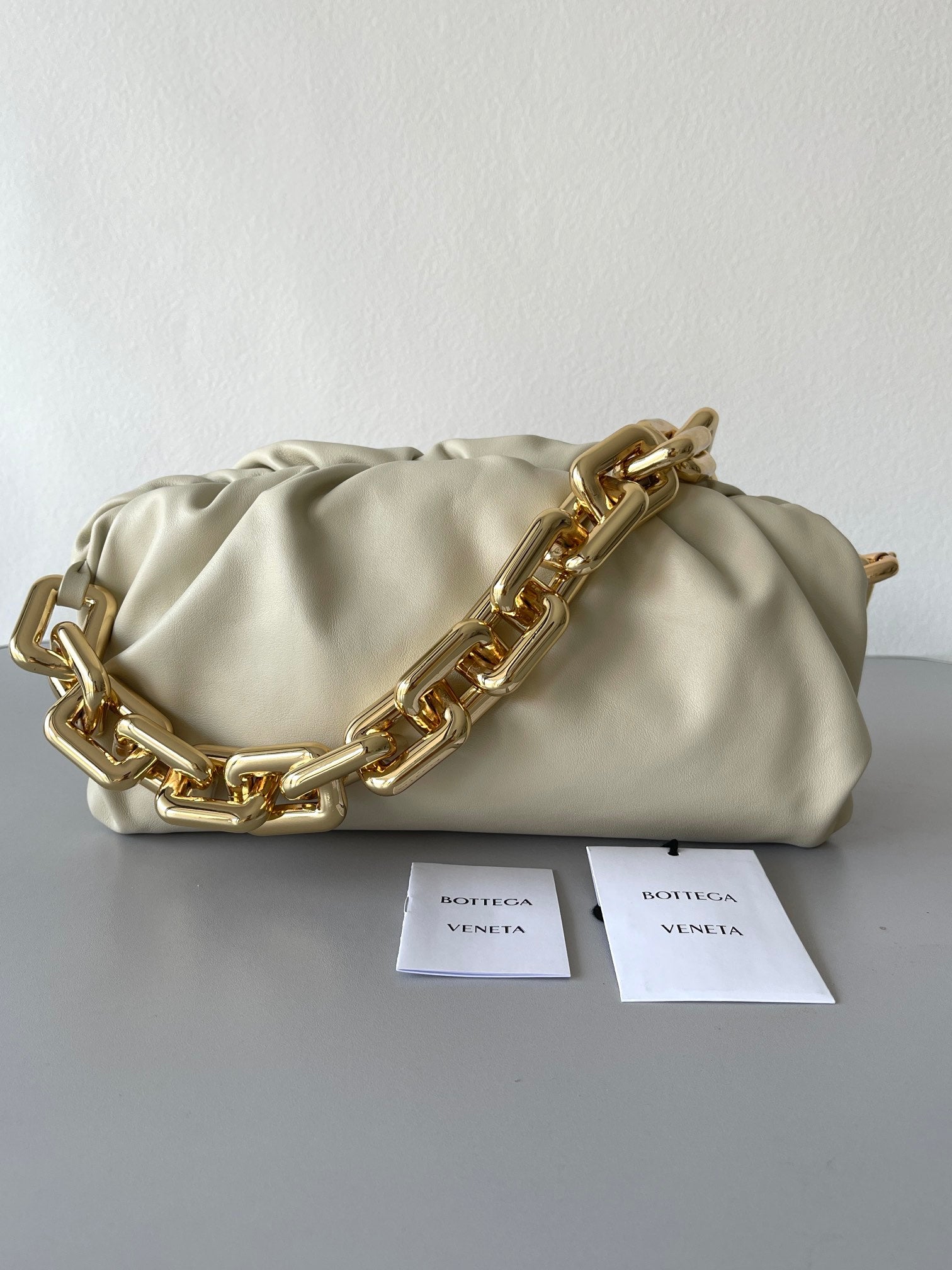 [TOP] Bottega Veneta BV The Chain Pouch 31*16*12cm - Cream