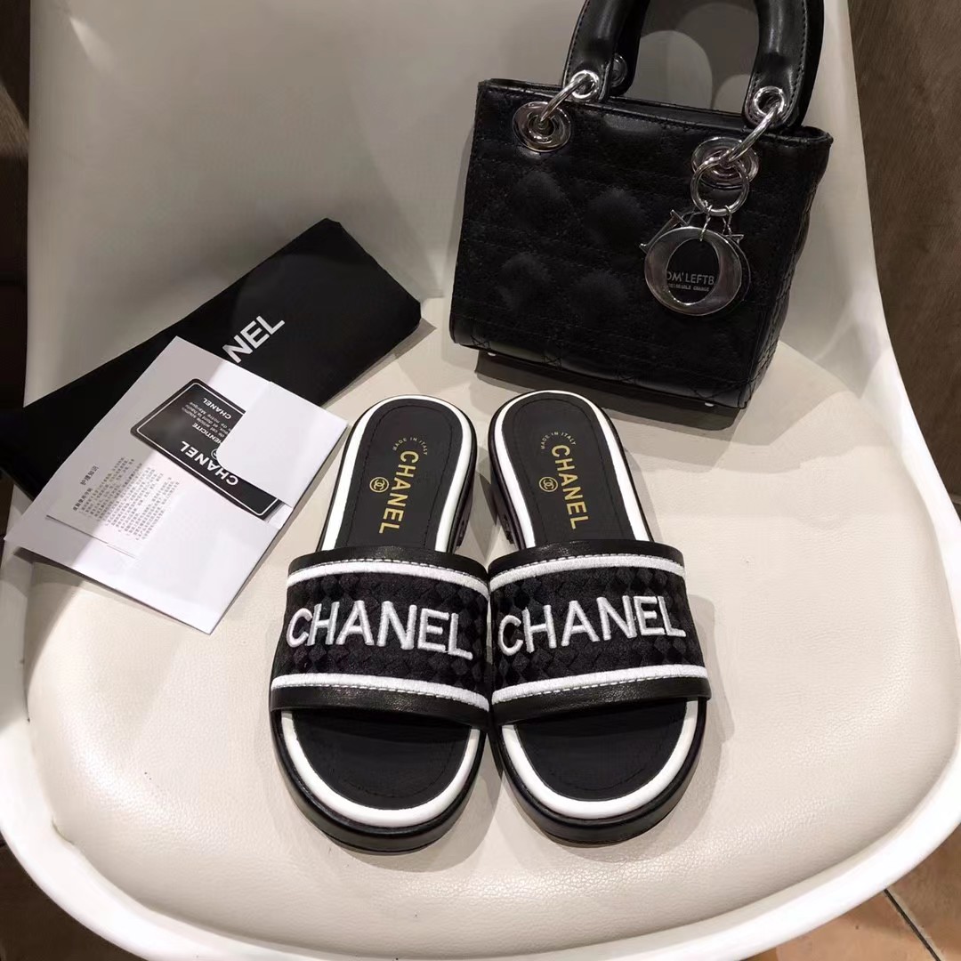 [TOP] CHANEL Logo Sliders - Black