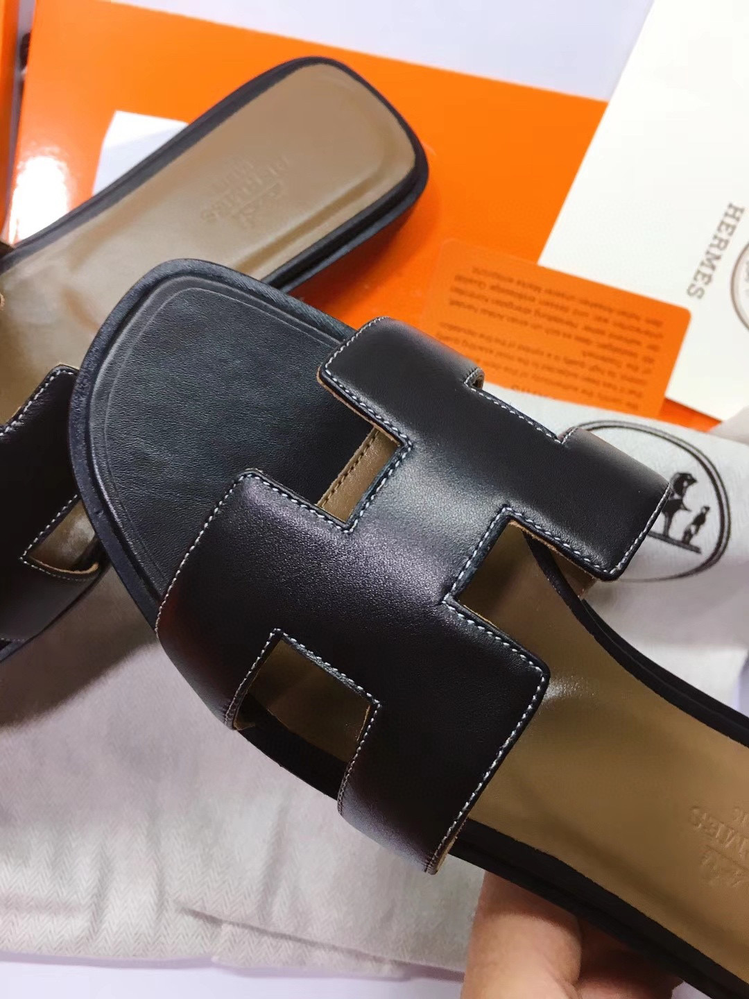 [TOP] HERMES Oran Smooth Leather Slides - Black/White/Brown