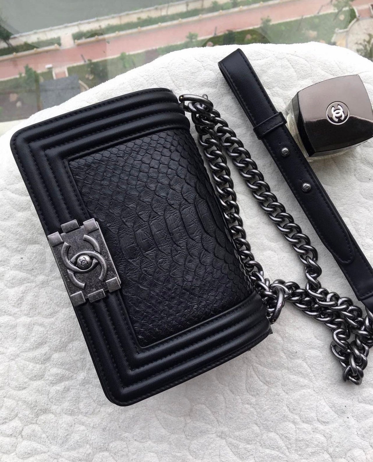 [TOP] CHANEL Le Boy Bag Python Small 20CM/25CM  - Black & SHW