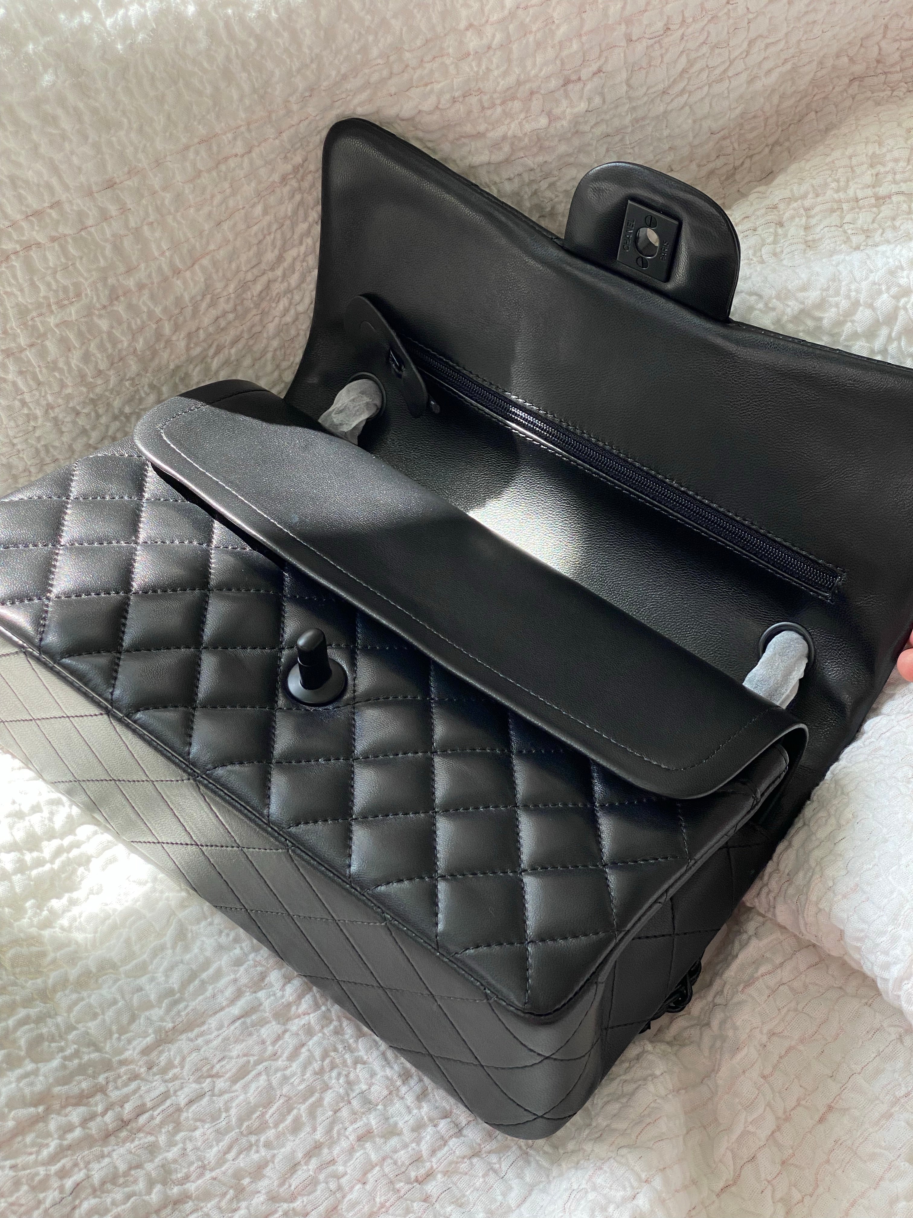 [TOP] CHANEL Classic Flap Bag Lambskin Medium 25.5cm –  All Black