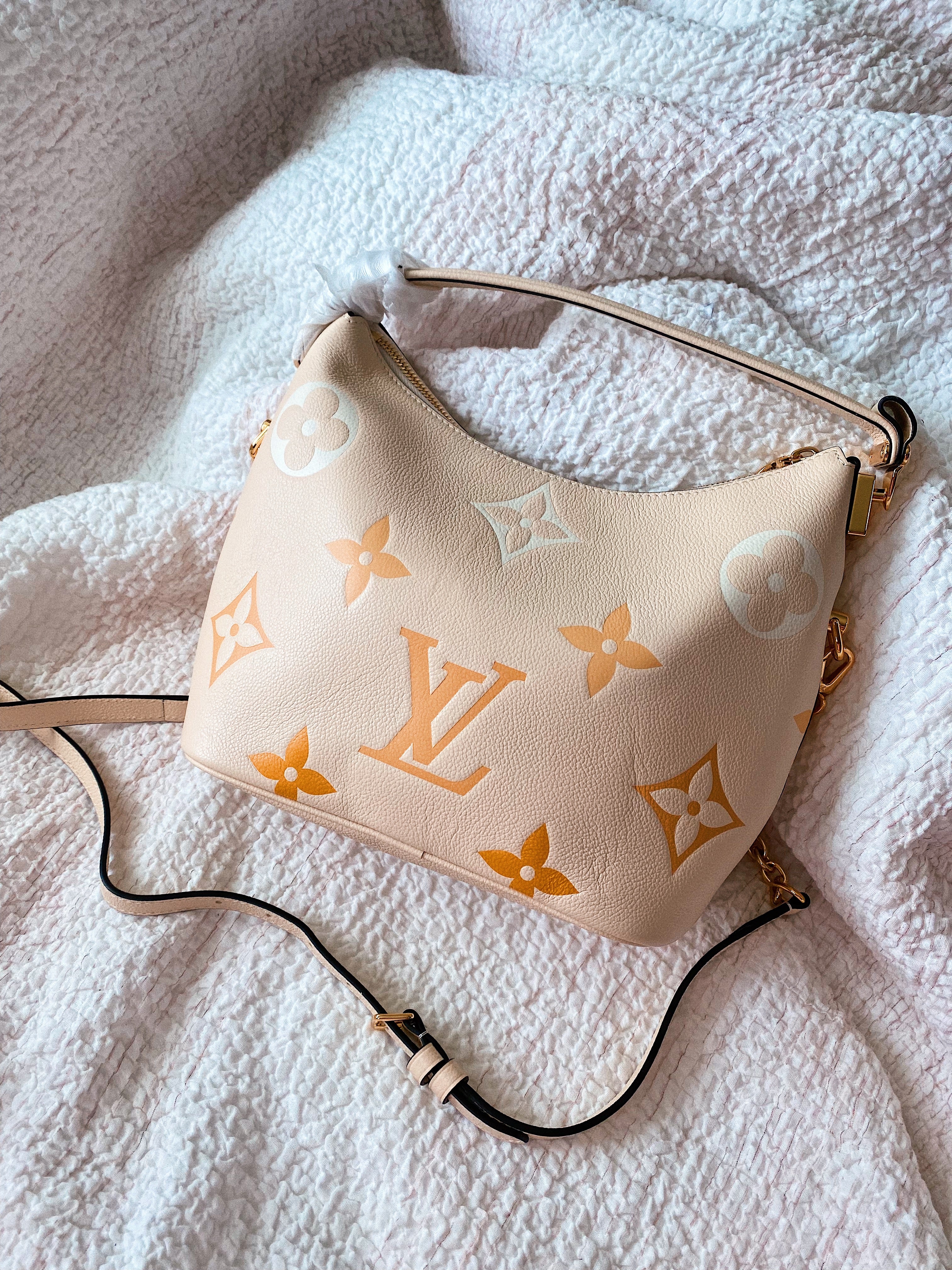 [TOP] Louis Vuitton LV Marshmallow Hobo Bag 24 x 22 x 13 cm - Vanilla Yellow