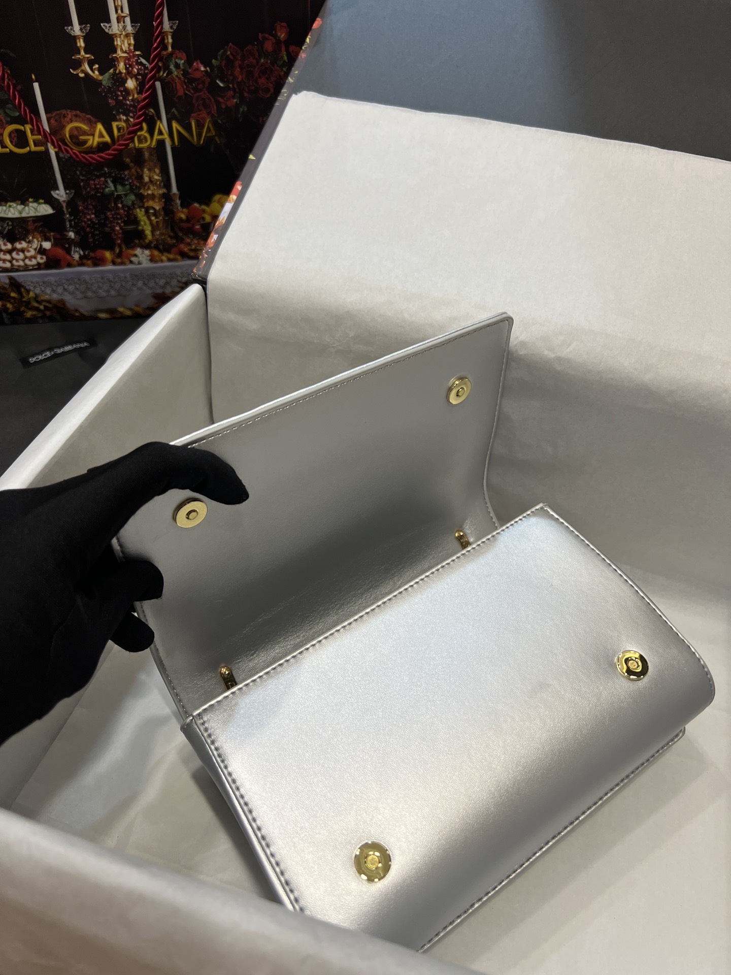 [TOP] Dolce & Gabbana D&G Polished Calfskin DG Girls Bag 21*4*15 - Silver