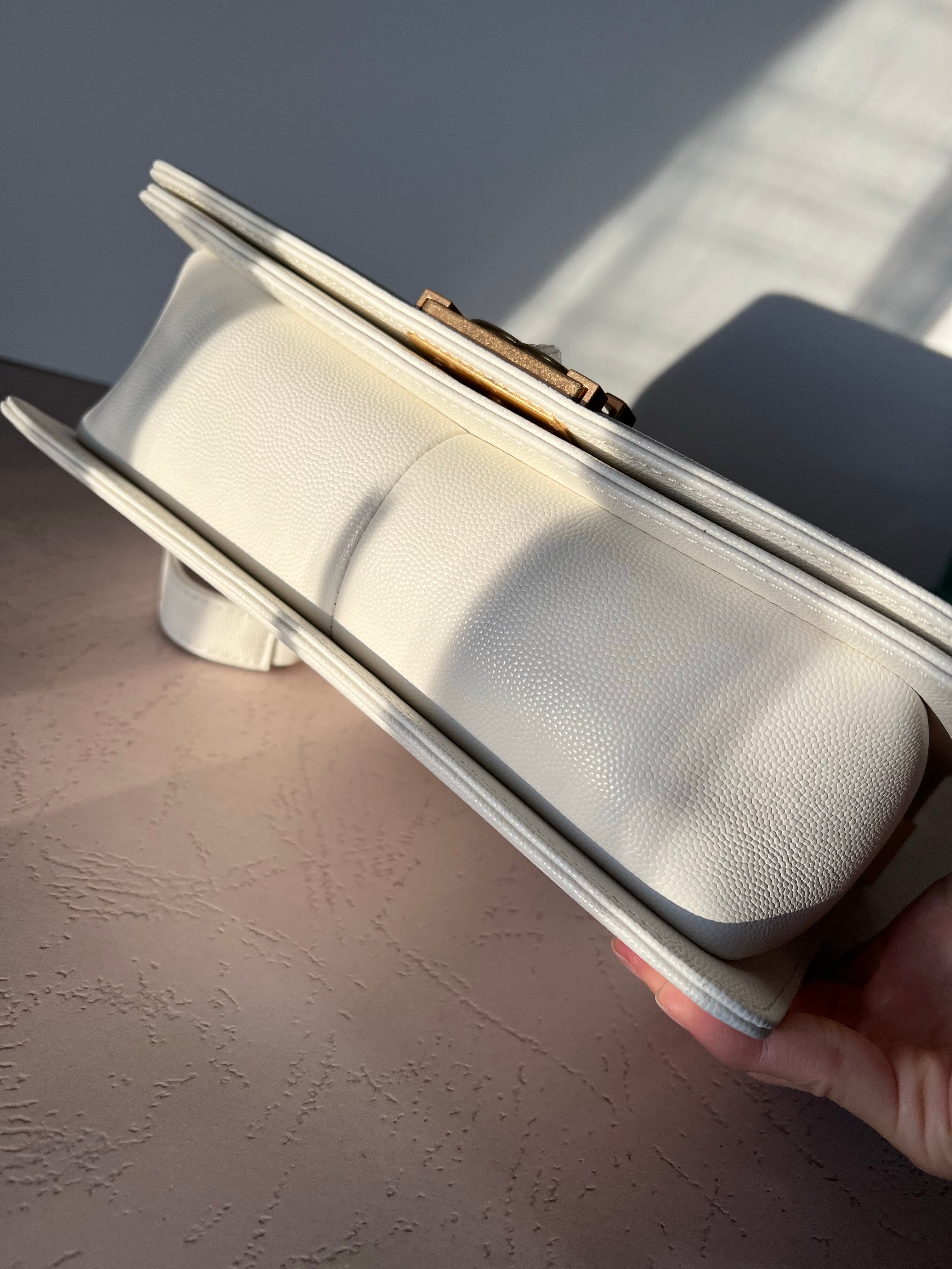 [TOP] CHANEL Le Boy Bag Caviar Medium 25CM  - White & GHW