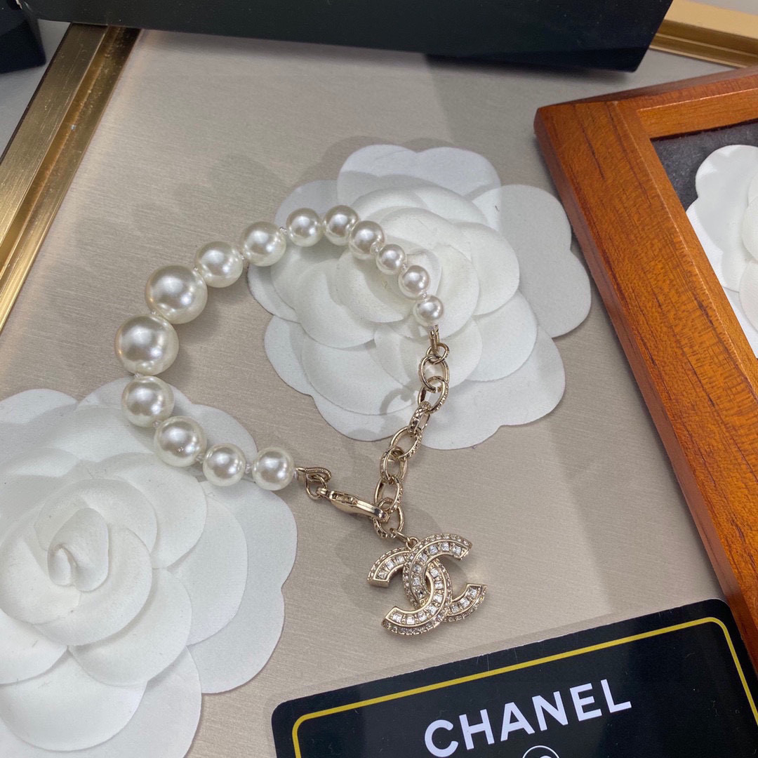 [TOP] CHANEL Diamonds Logo Pearls Bracelet