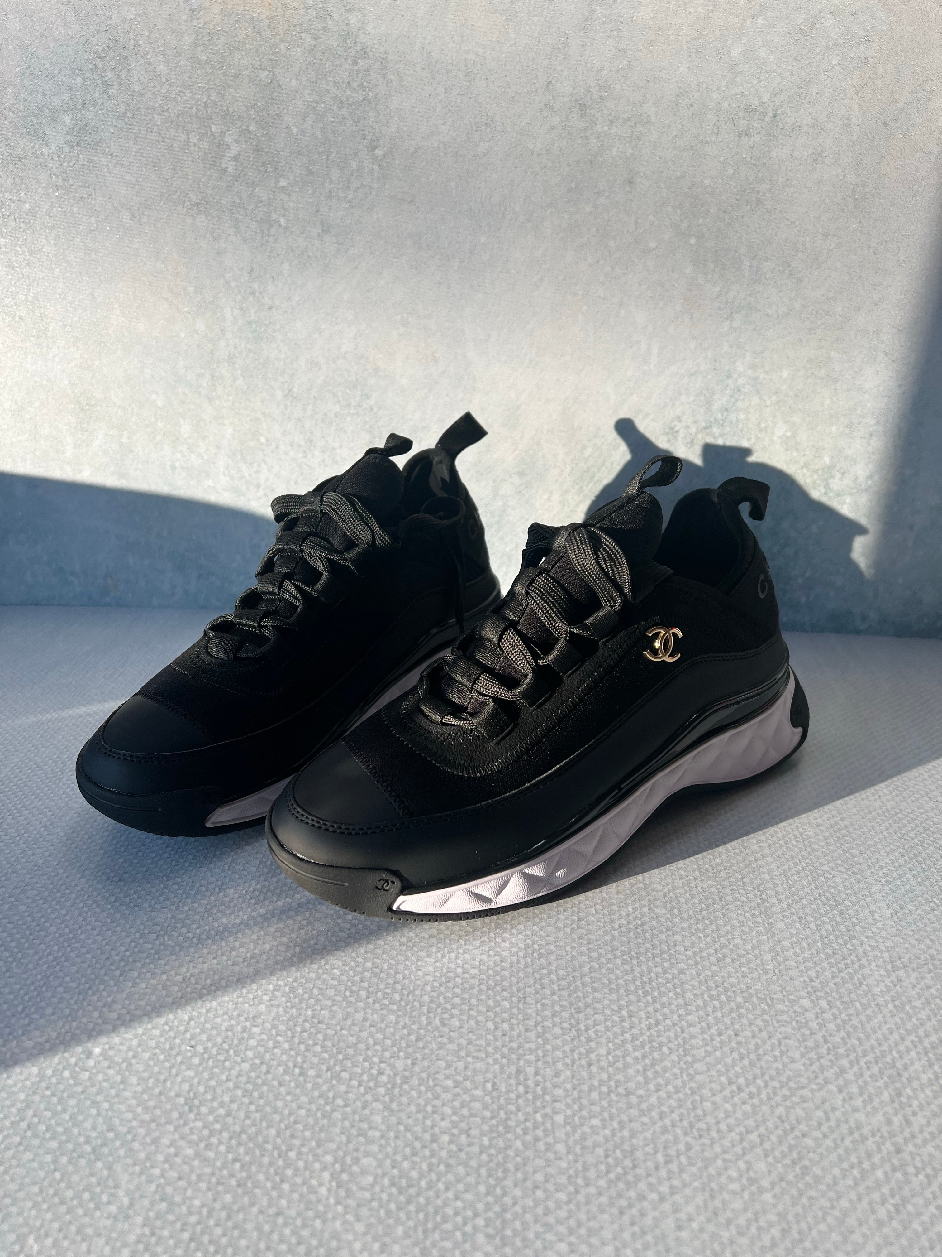 [TOP] CHANEL Tennis Shoes - Black