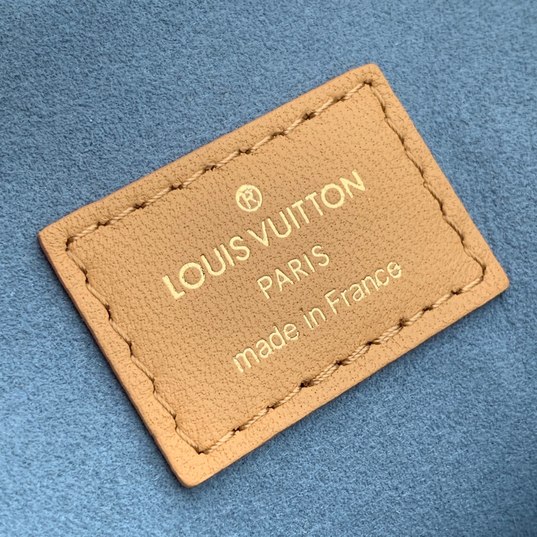 [TOP] Louis Vuitton LV L*V Coussin  Bag 26x20x12cm- Camel