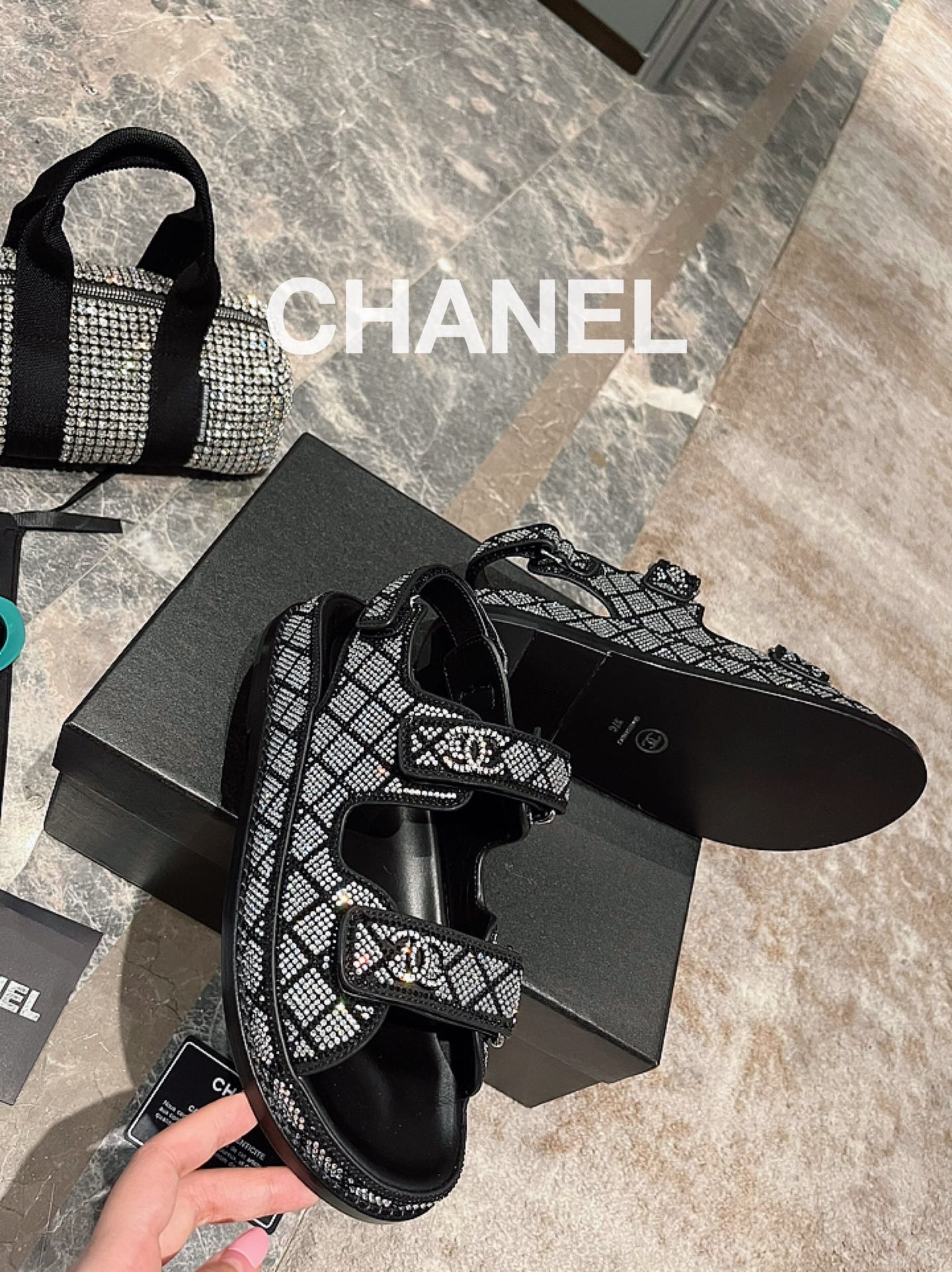 [TOP] CHANEL 22ss Velcro Beach Sandals - Black