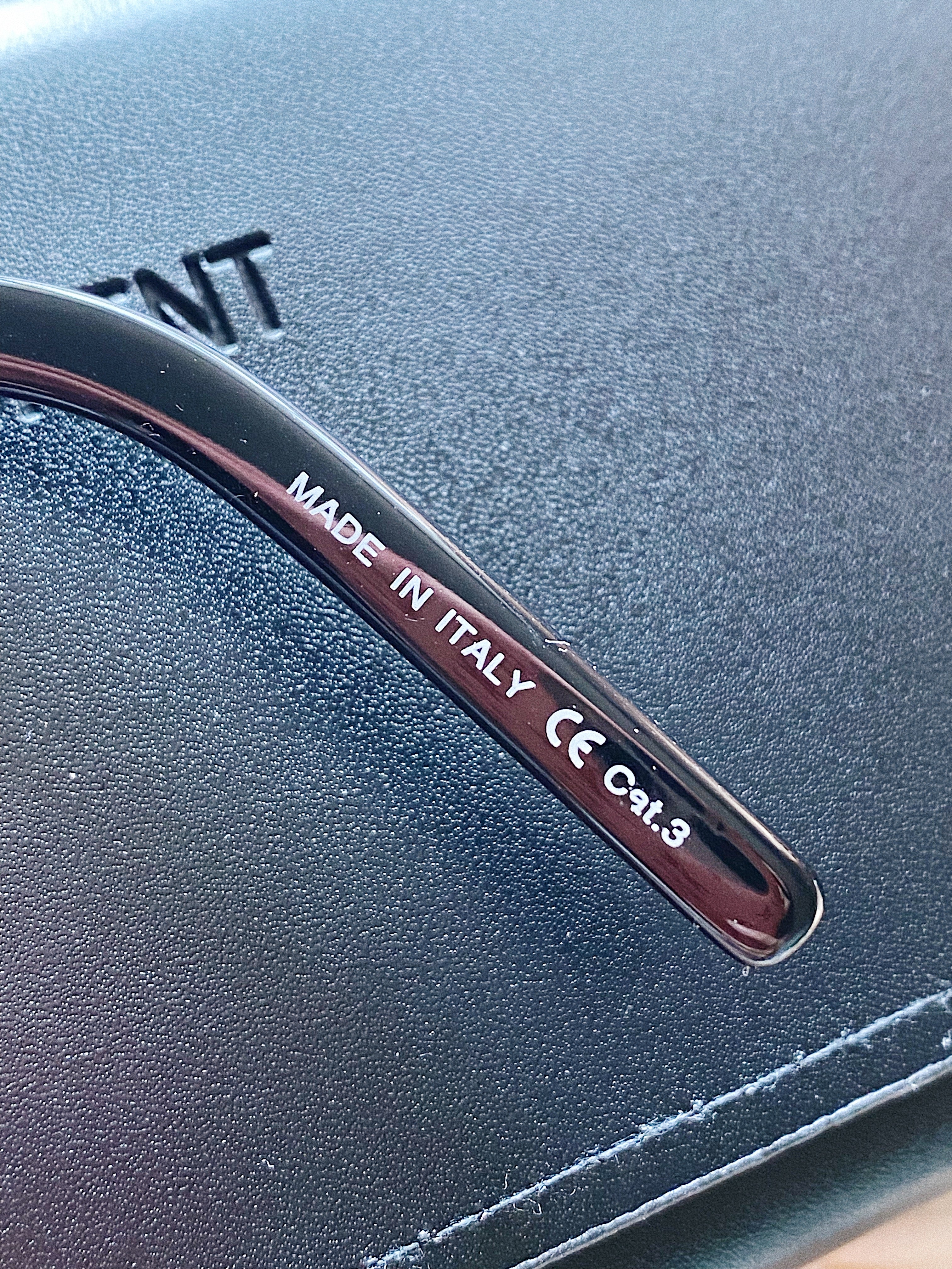 [TOP] Yves Saint Laurent YSL 53mm Cat Eyes Sunglasses - Black