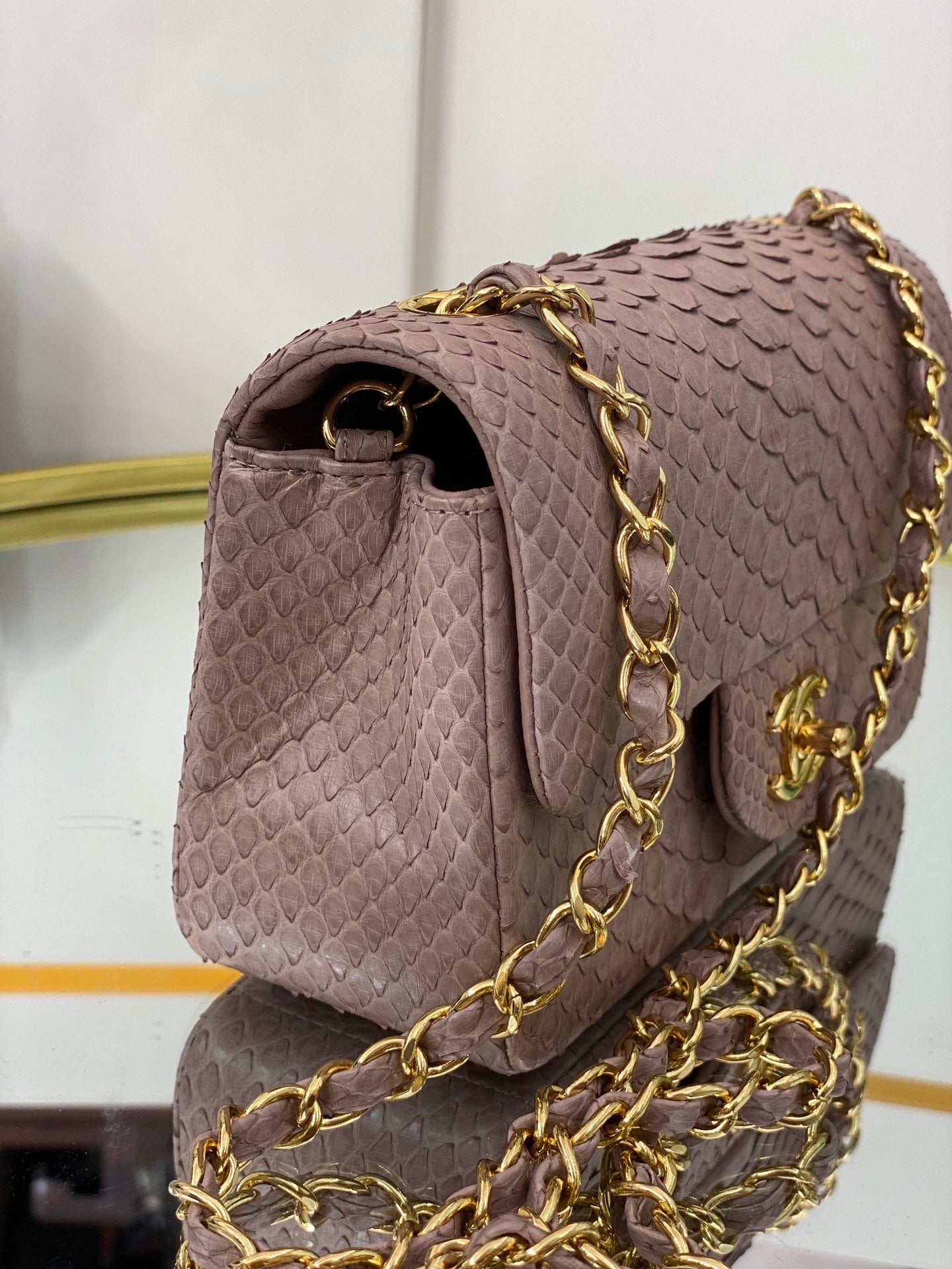 [TOP] CHANEL Classic Flap Bag Python Mini 20cm  - Dusty Pink