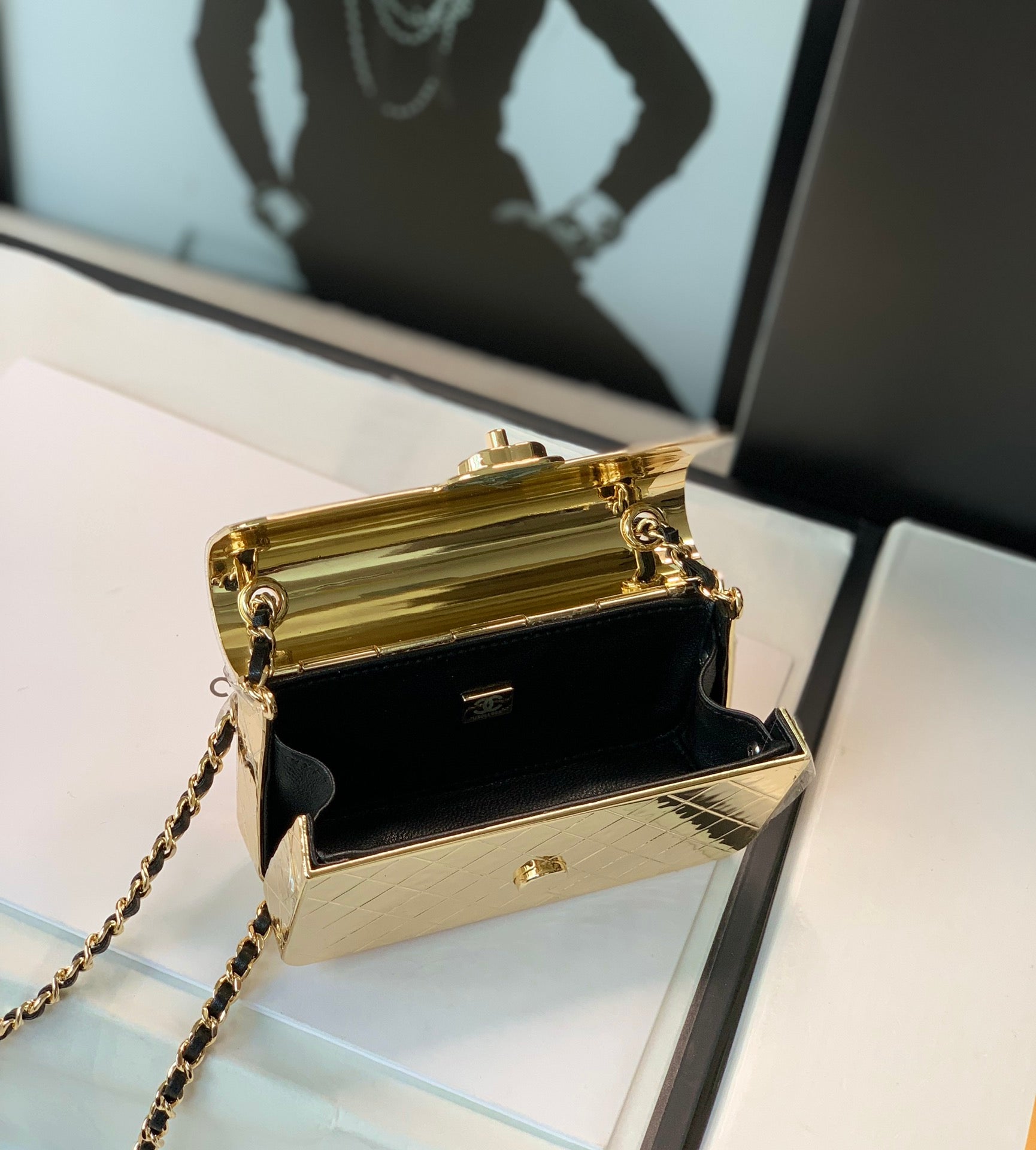 [TOP] CHANEL Evening Bag Metal Mini 12x7x5cm - Gold