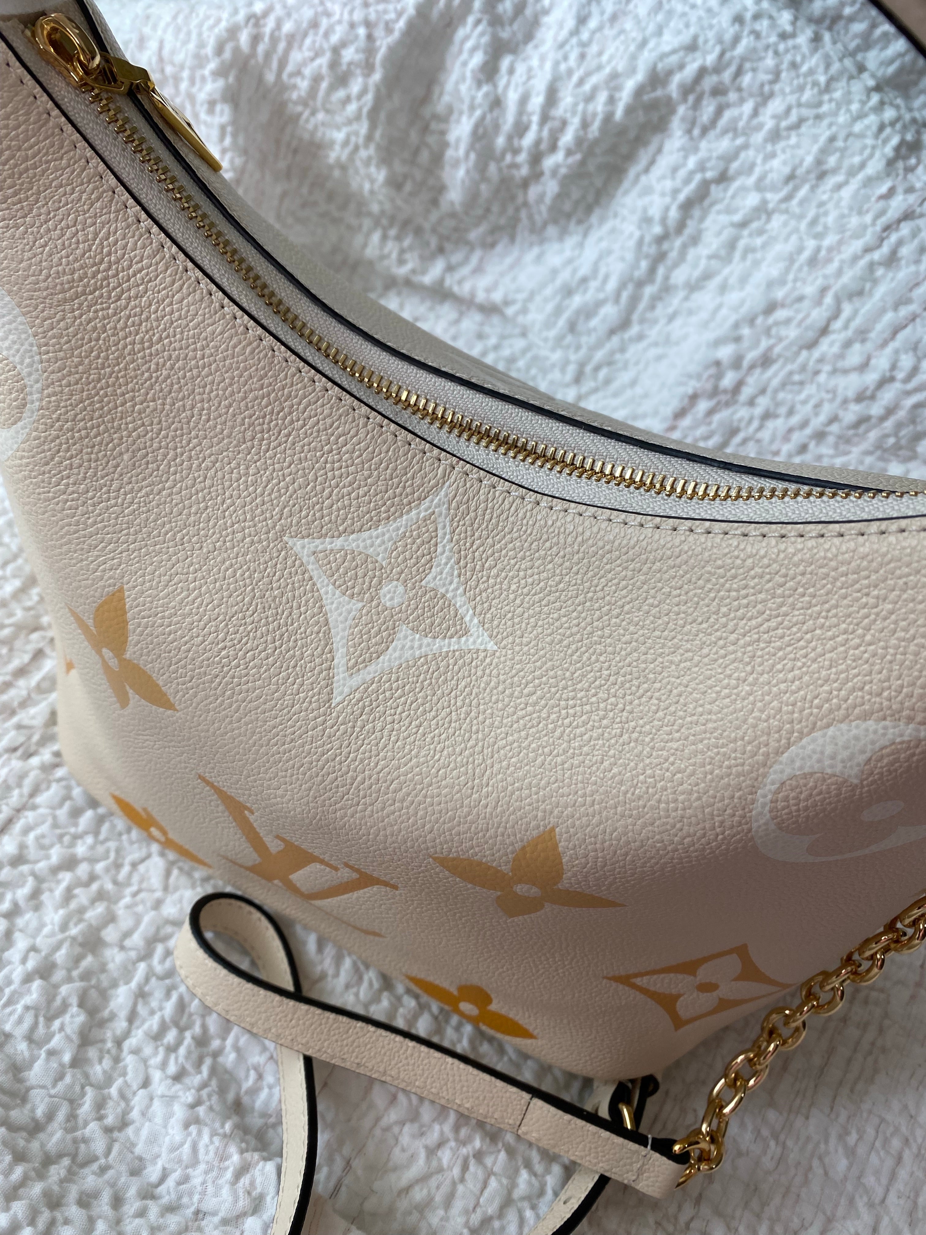 [TOP] Louis Vuitton LV Marshmallow Hobo Bag 24 x 22 x 13 cm - Vanilla Yellow