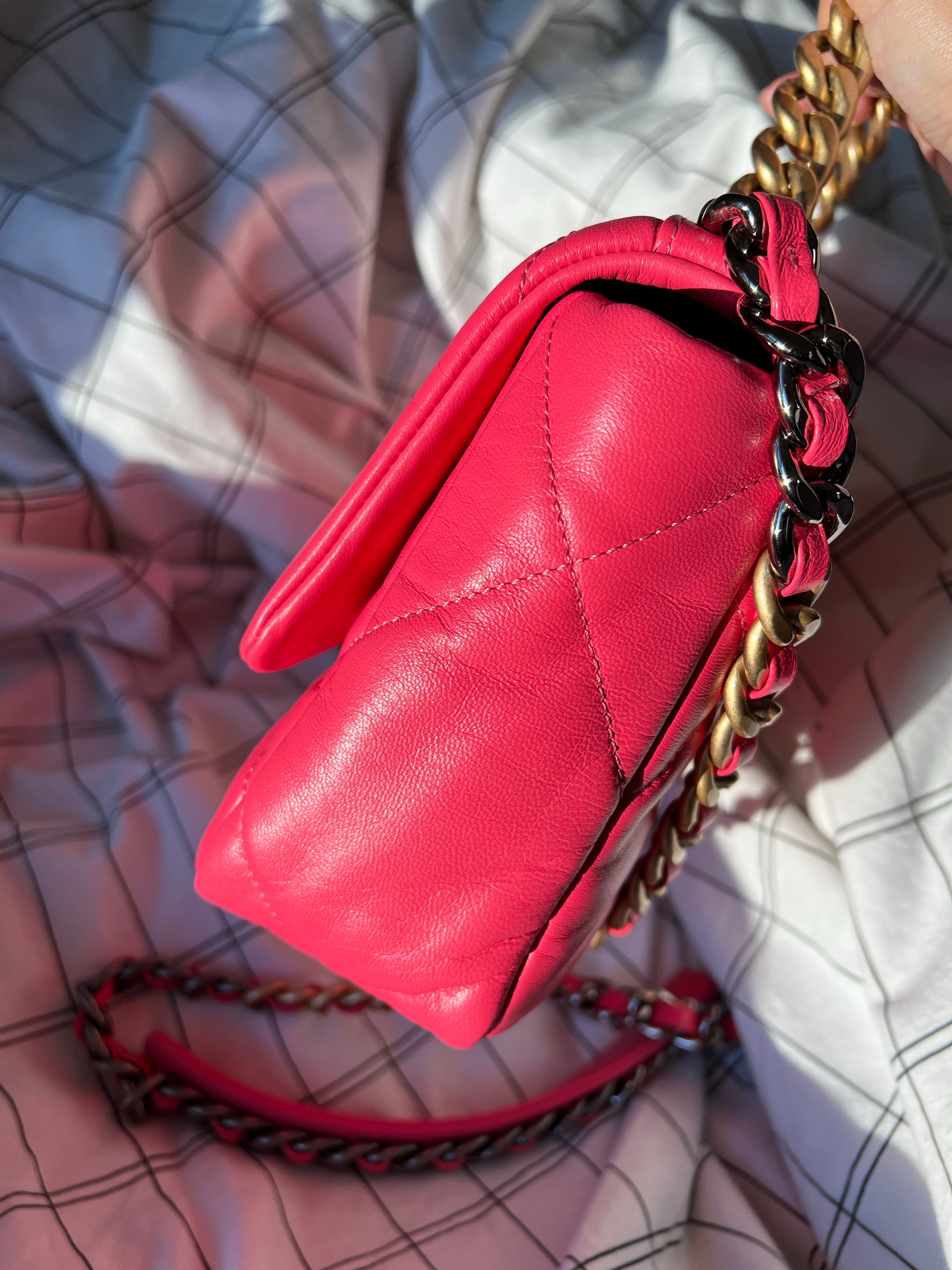 [TOP] CHANEL19 Bag Small 26cm - Hot Pink