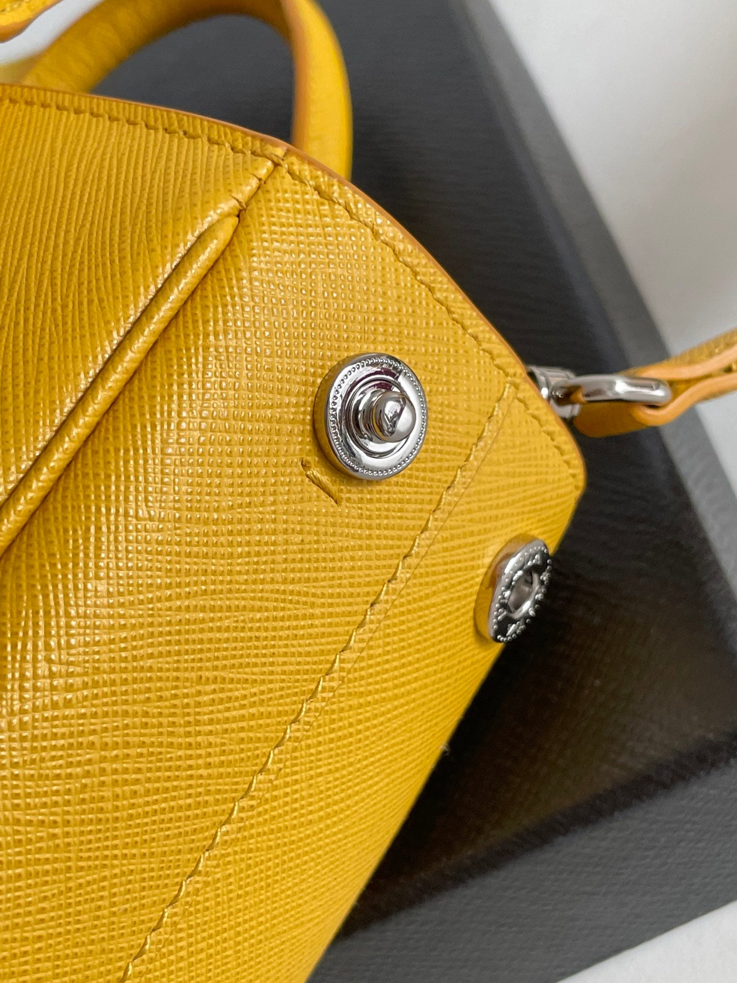 [TOP] PRADA Galleria Bag Saffiano Micro