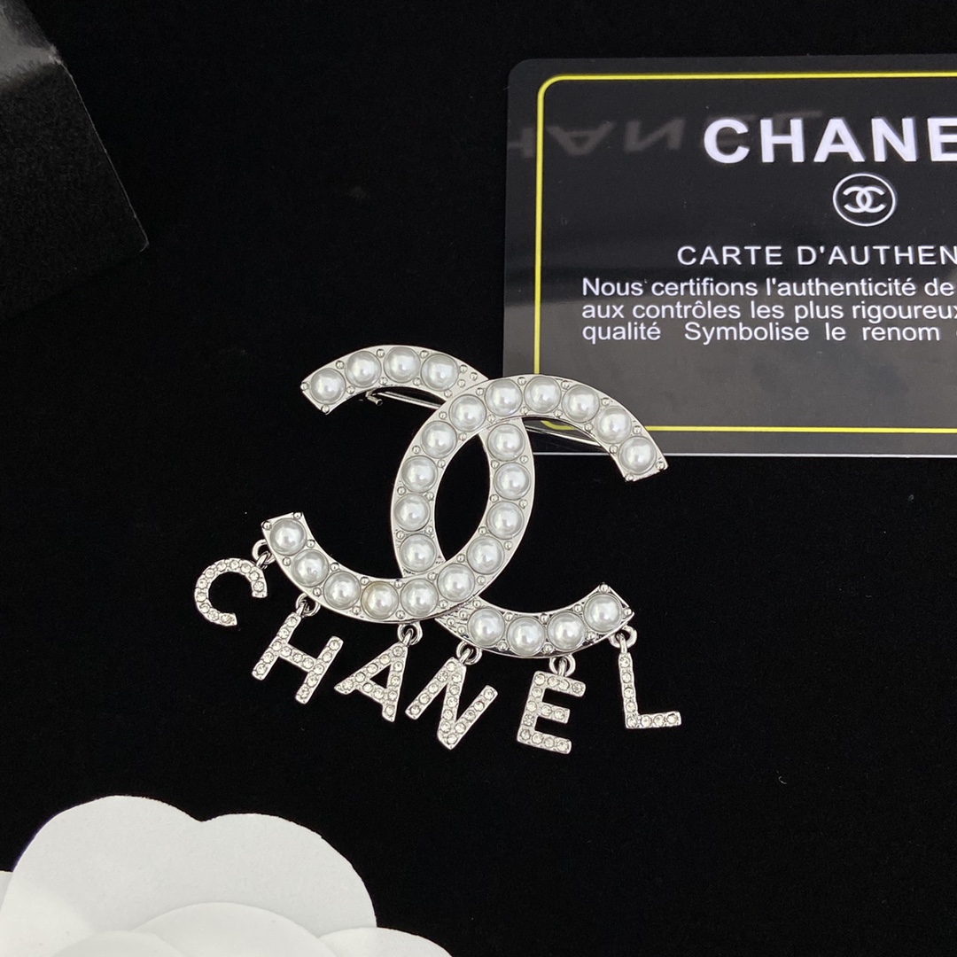 [TOP] CHANEL Brooch Collections