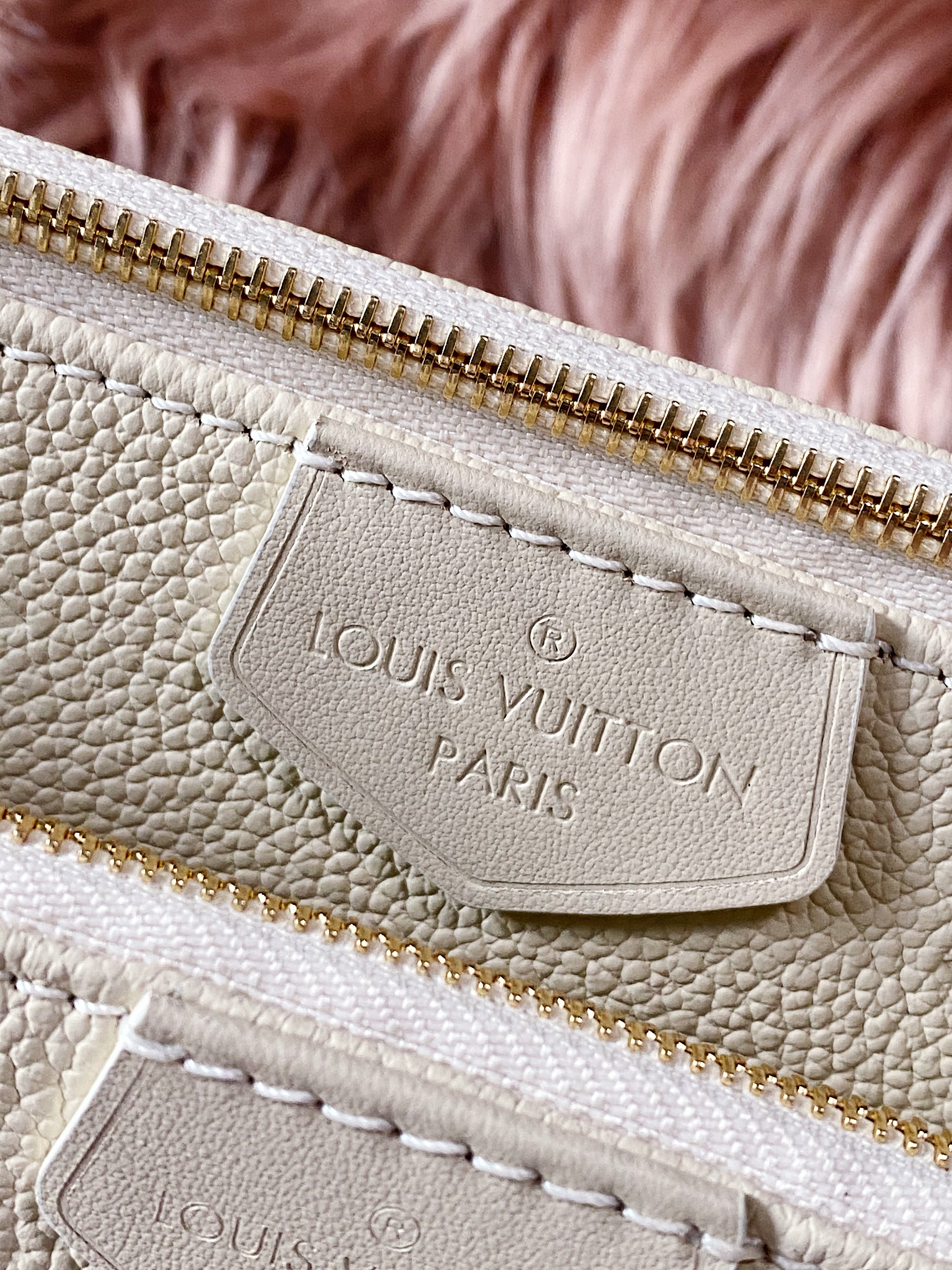 [TOP] Louis Vuitton LV £V Empreinte Multi Pochette Giant Monogram 21X12X3cm- White