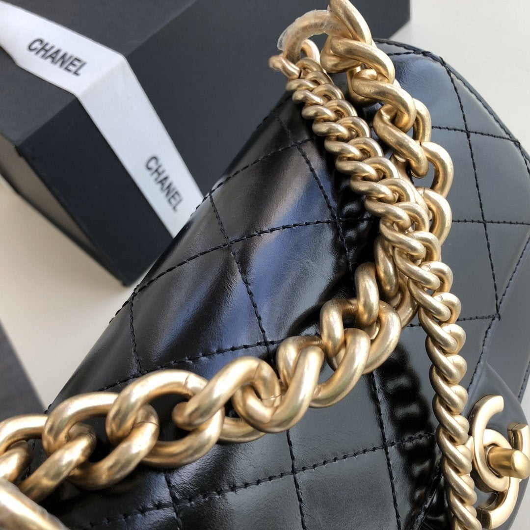 [TOP] CHANEL Classic Flab Bag Straight Lined Aged Lambskin Mini 20cm - Black & GHW